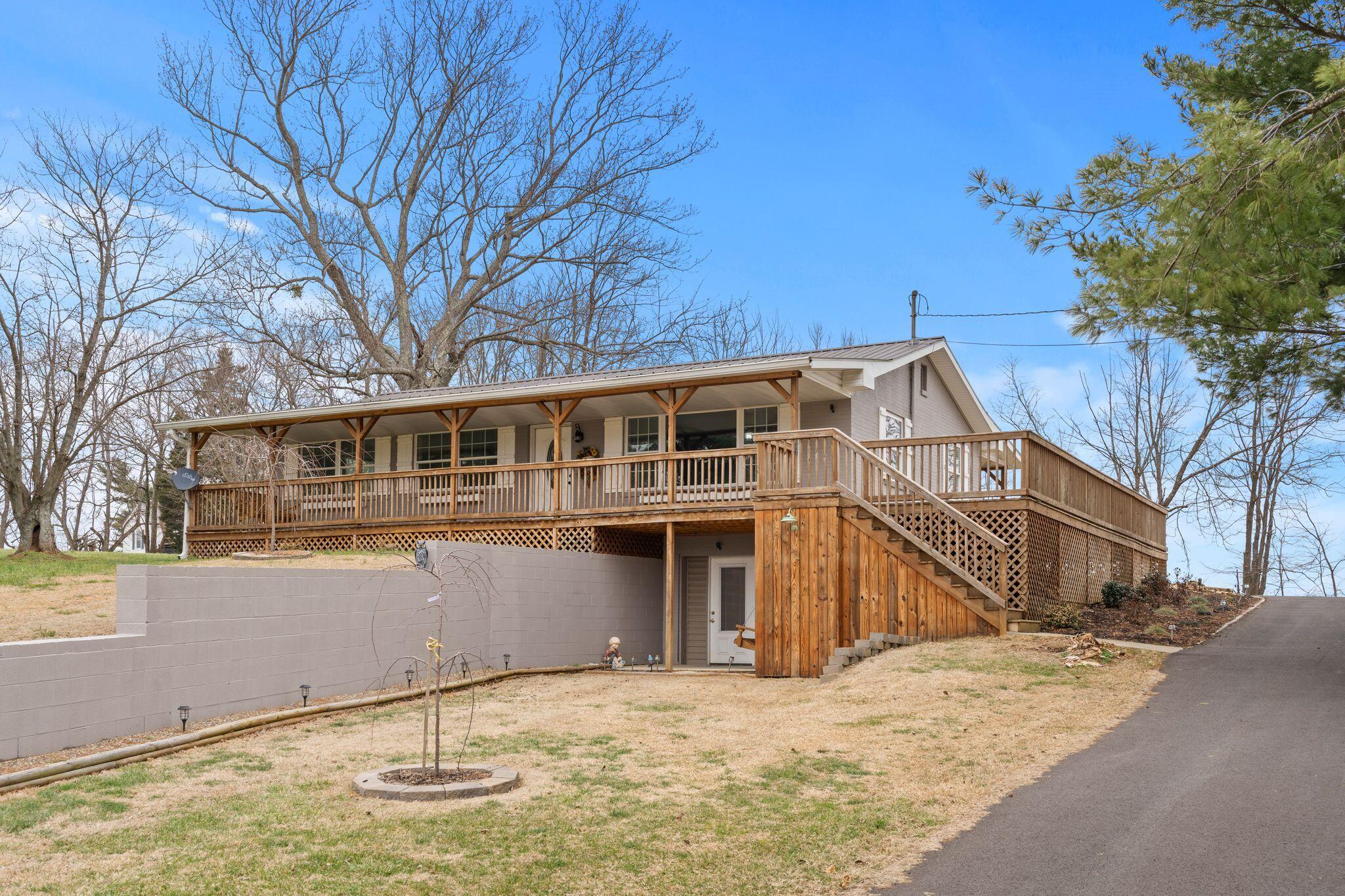 1061 Van Thompson Road Property Photo 1