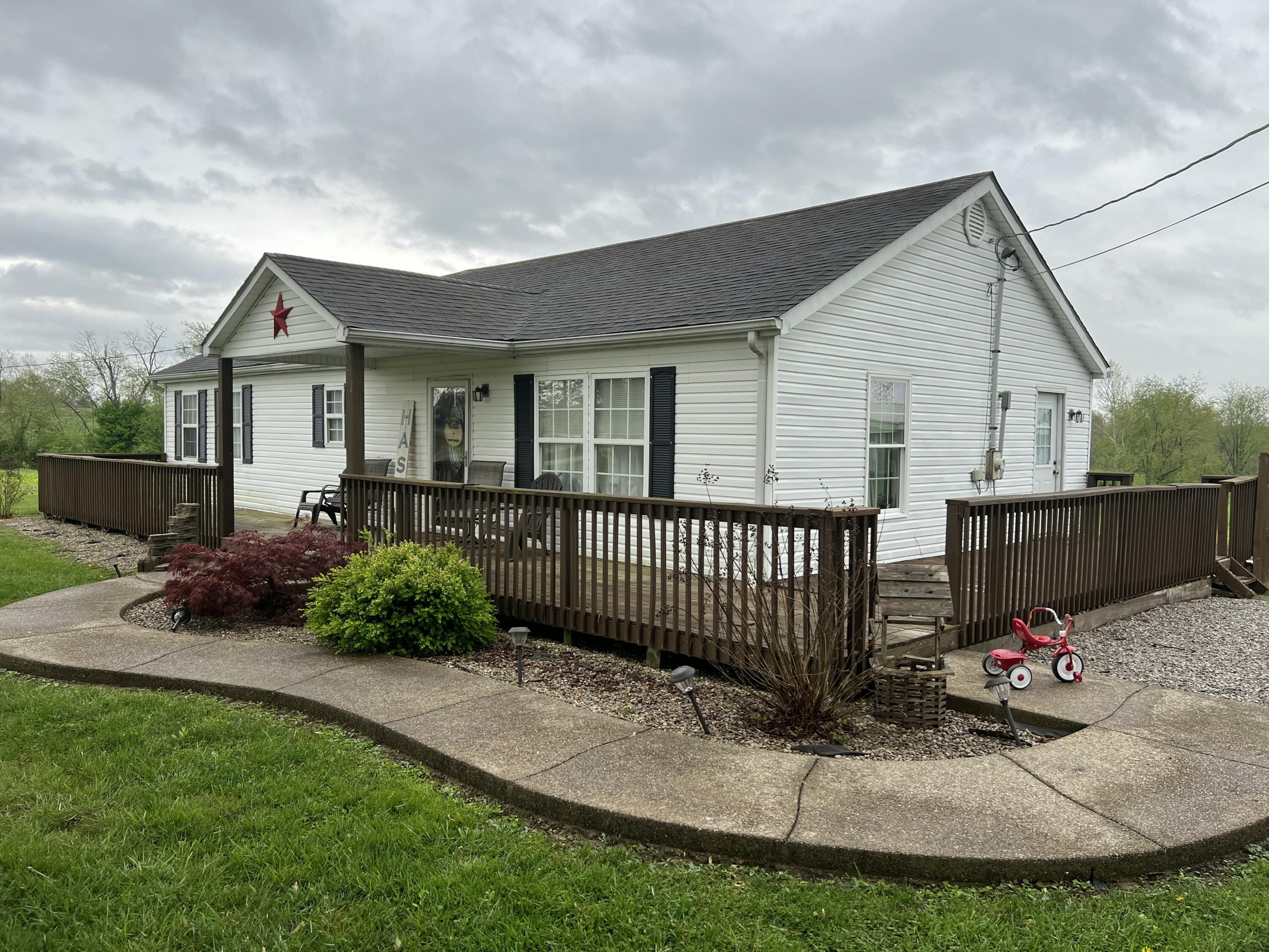 2605 Bee Lick Road Property Photo 1