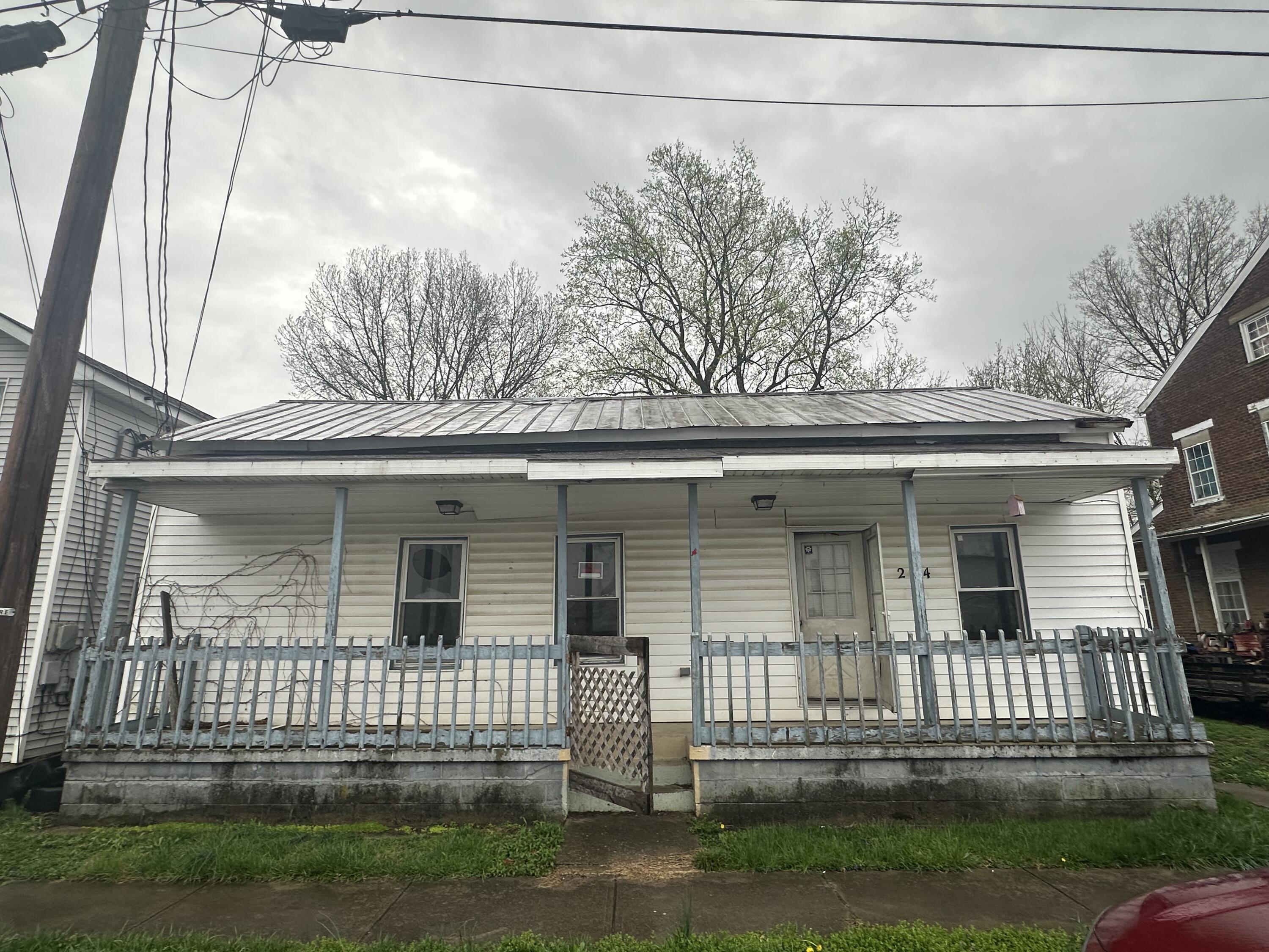 204 Montjoy Street Property Photo