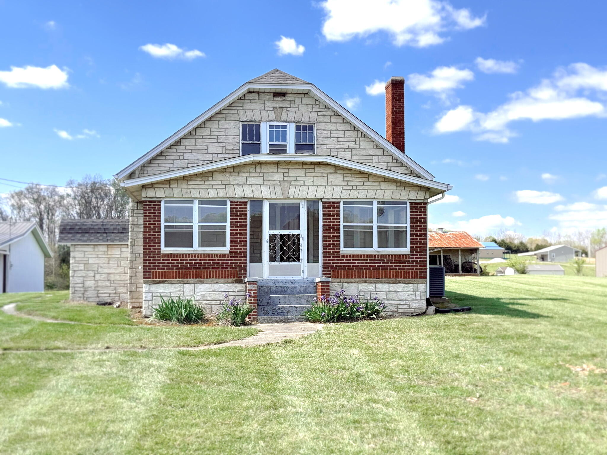 8235 KY-761 Property Photo 1