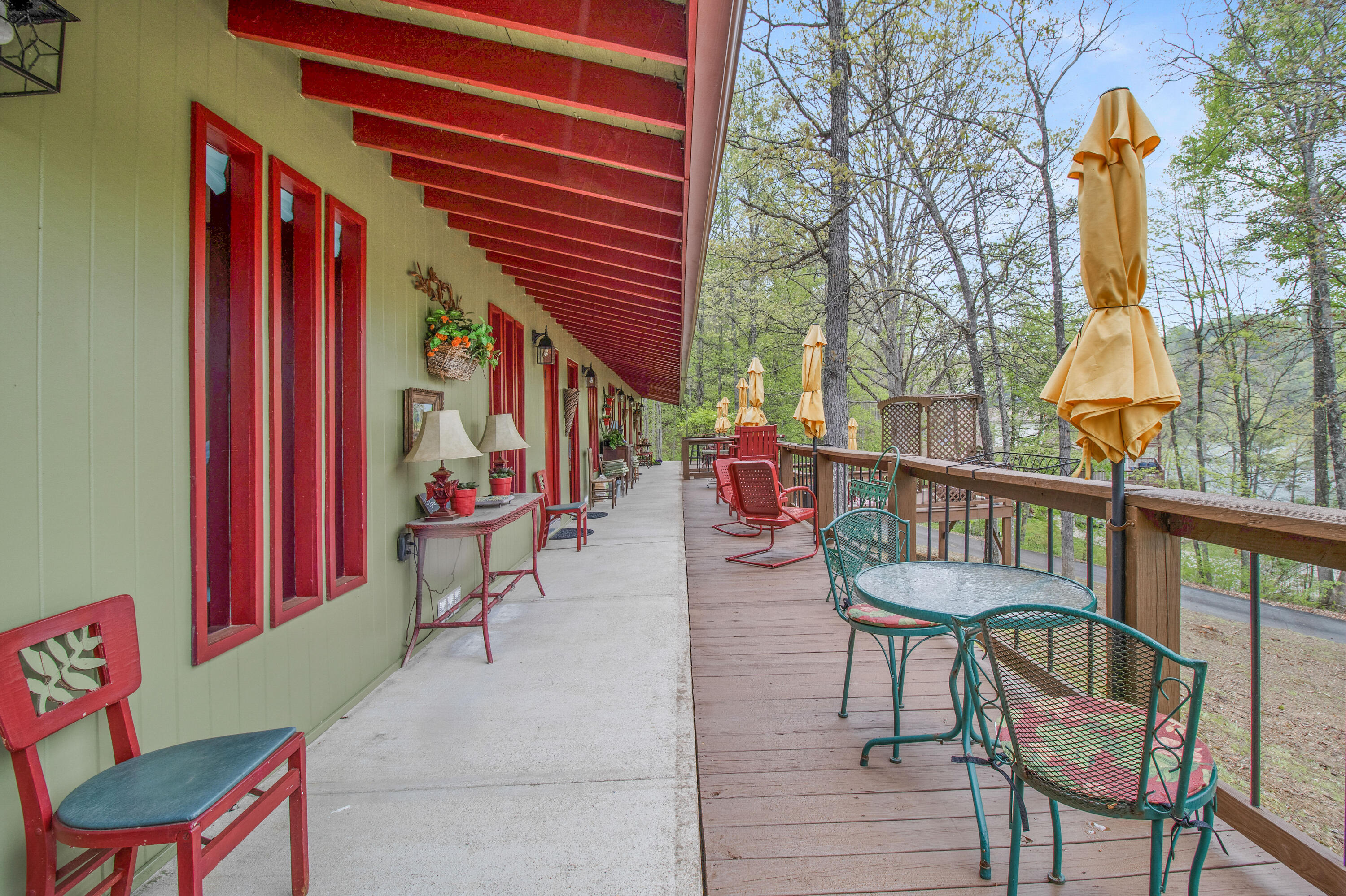1866 Moriah Road Property Photo 2