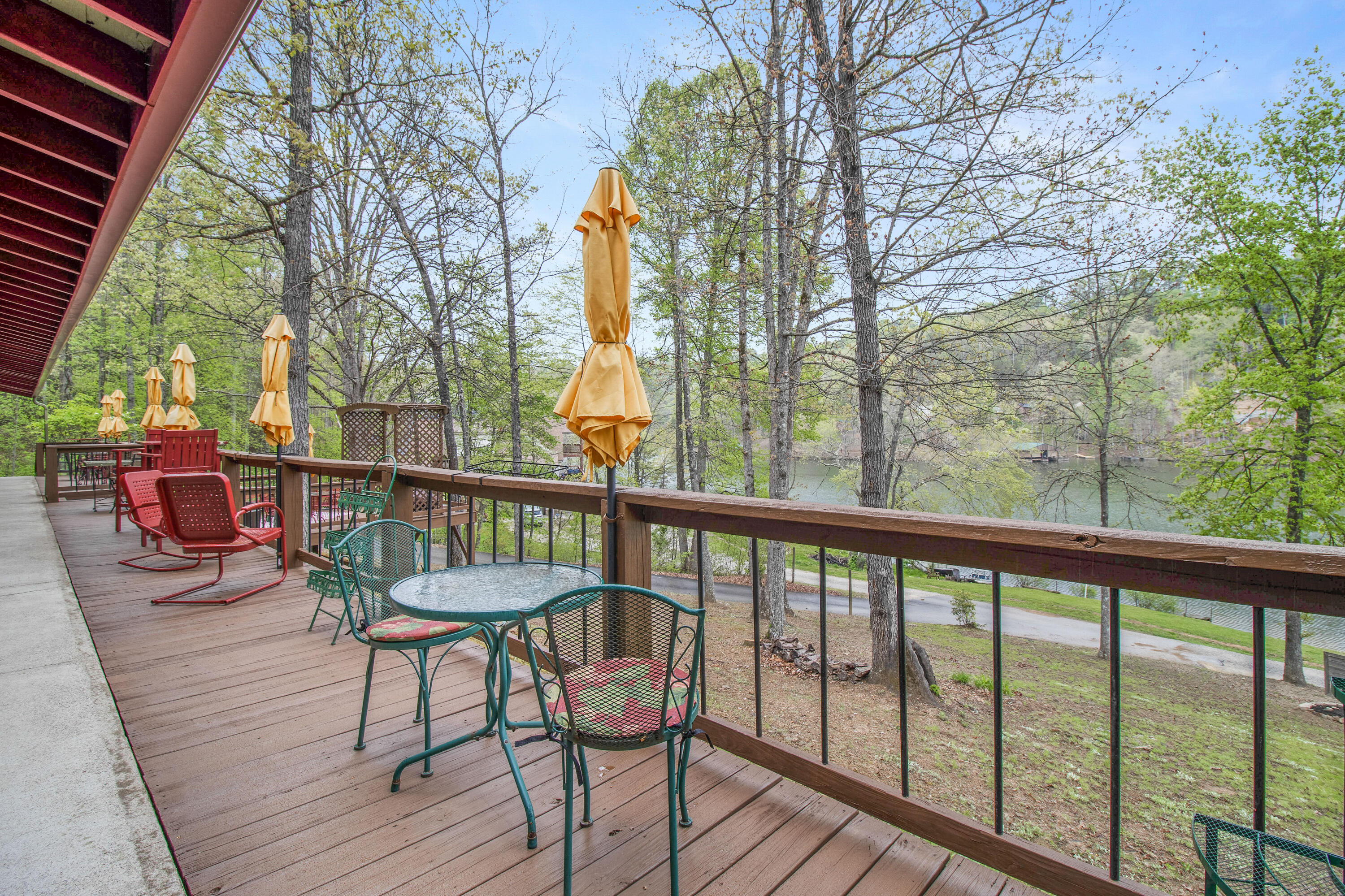 1866 Moriah Road Property Photo 3