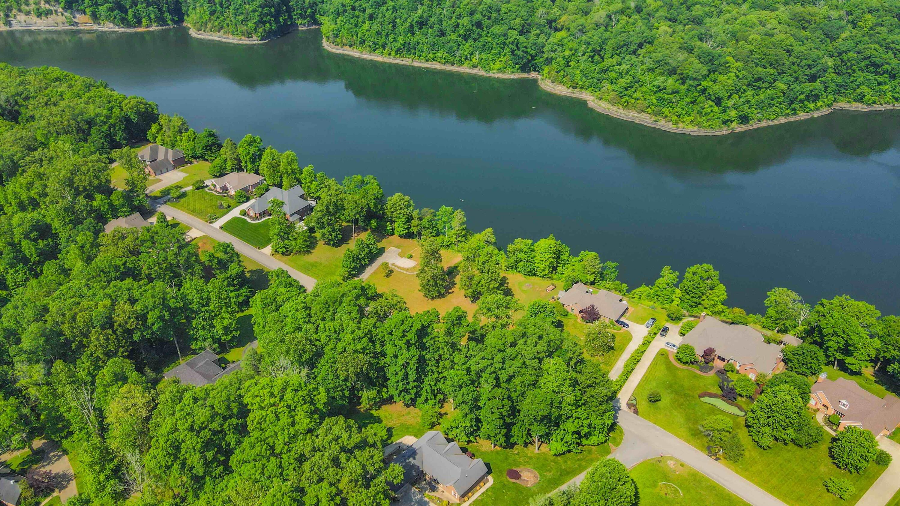 604 Water Cliff Drive Property Photo 8