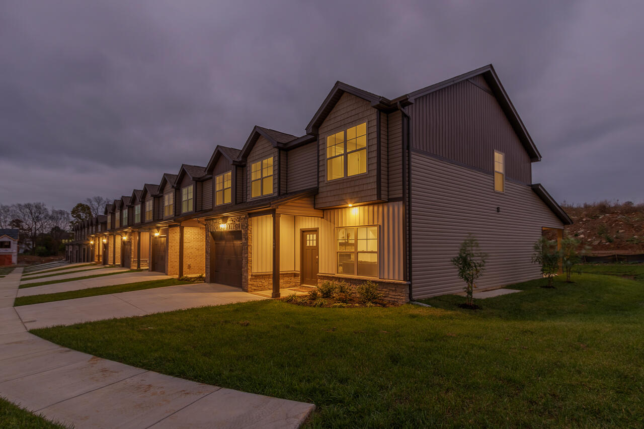 124 Copperfield Way Property Photo