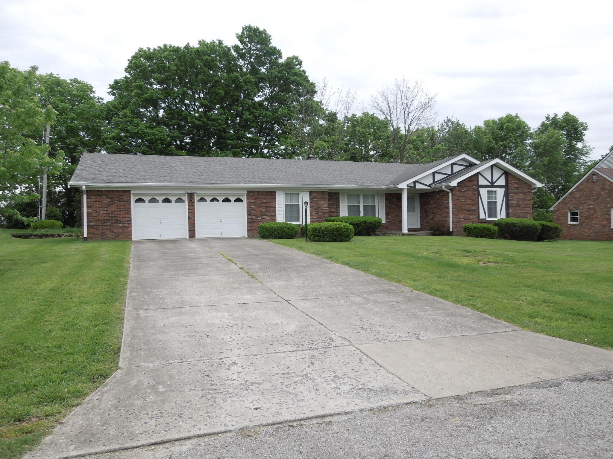 316 Streamland Drive Property Photo