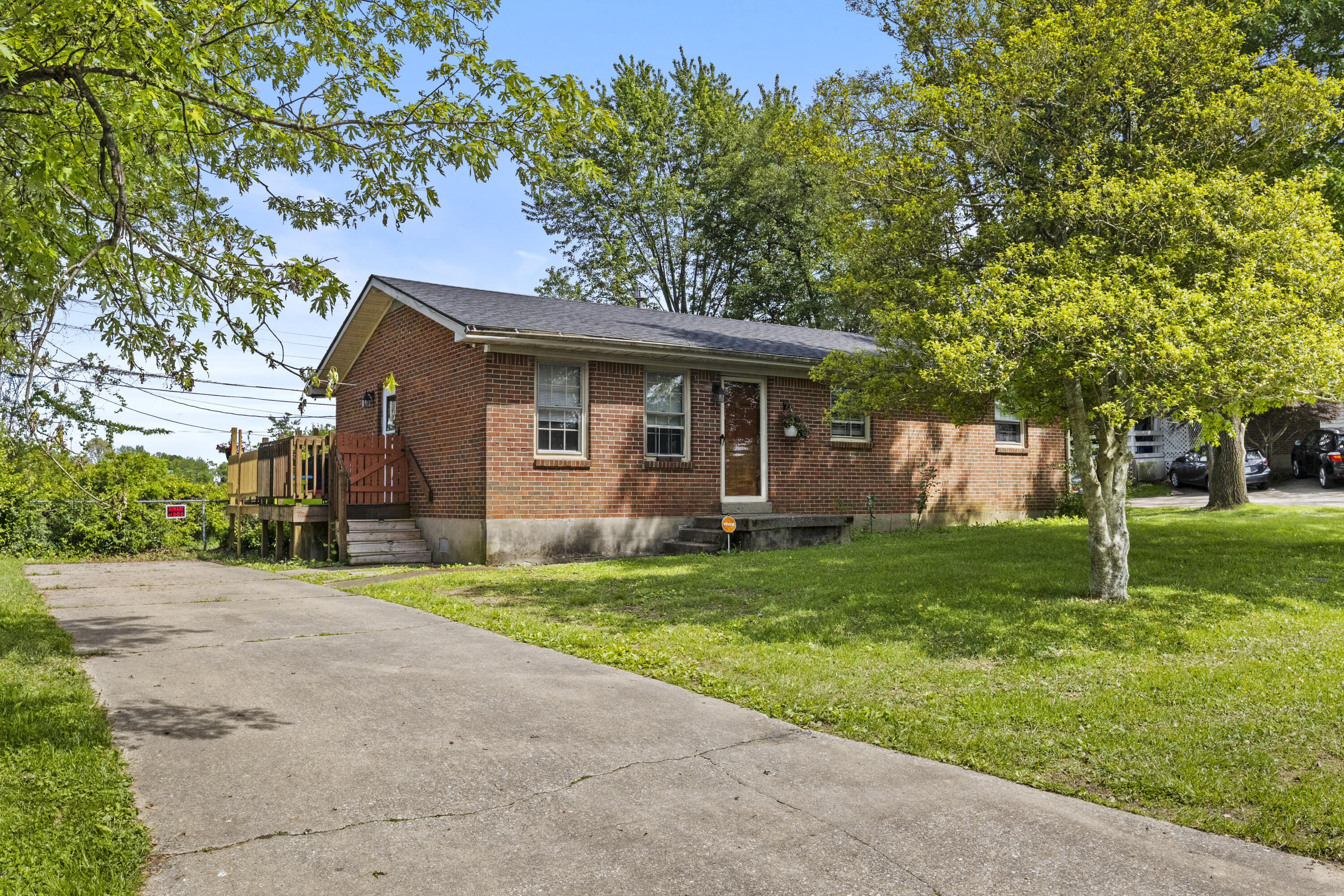218 Brookfield Drive Property Photo