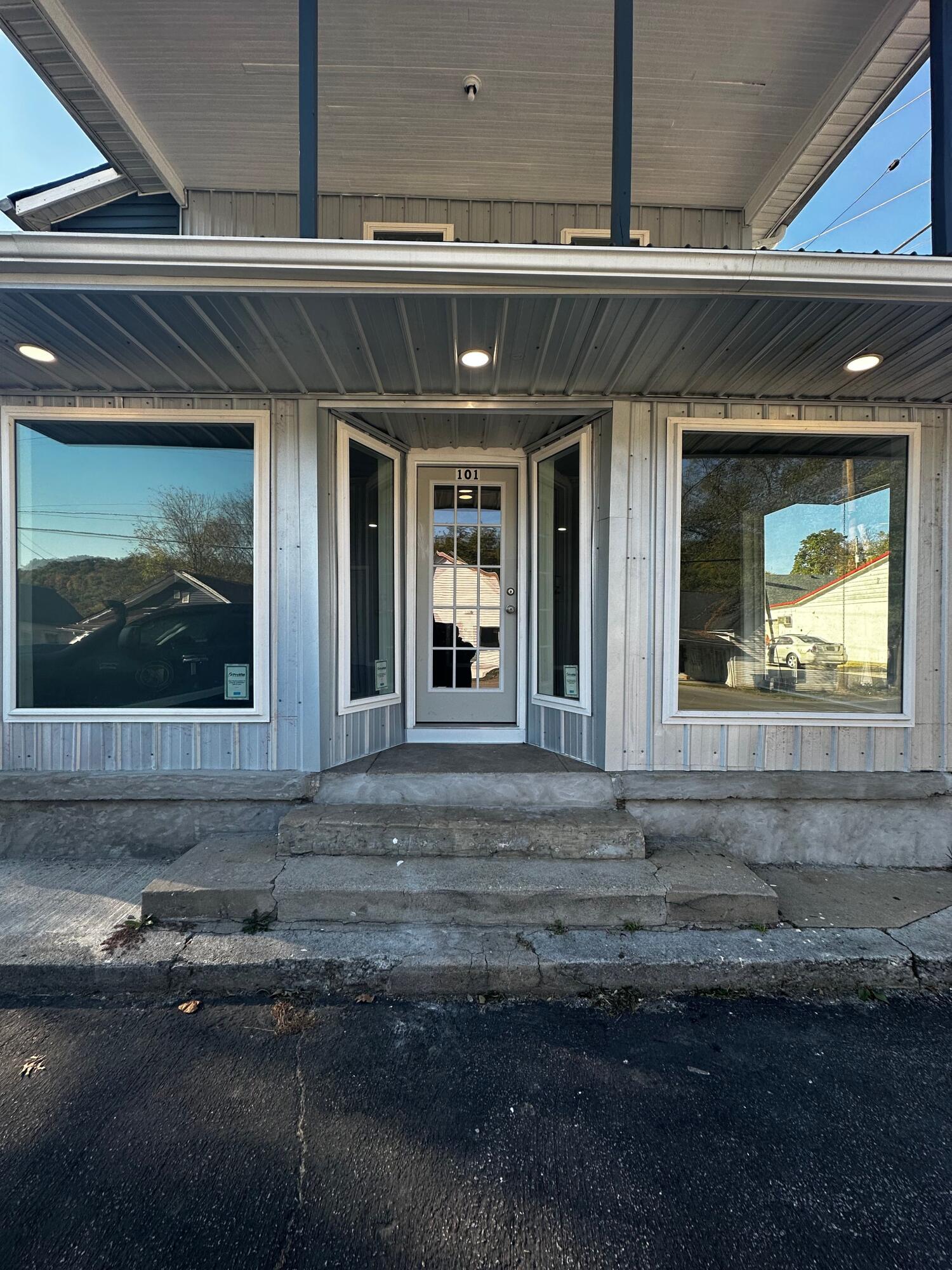 930 Holmes Street Property Photo
