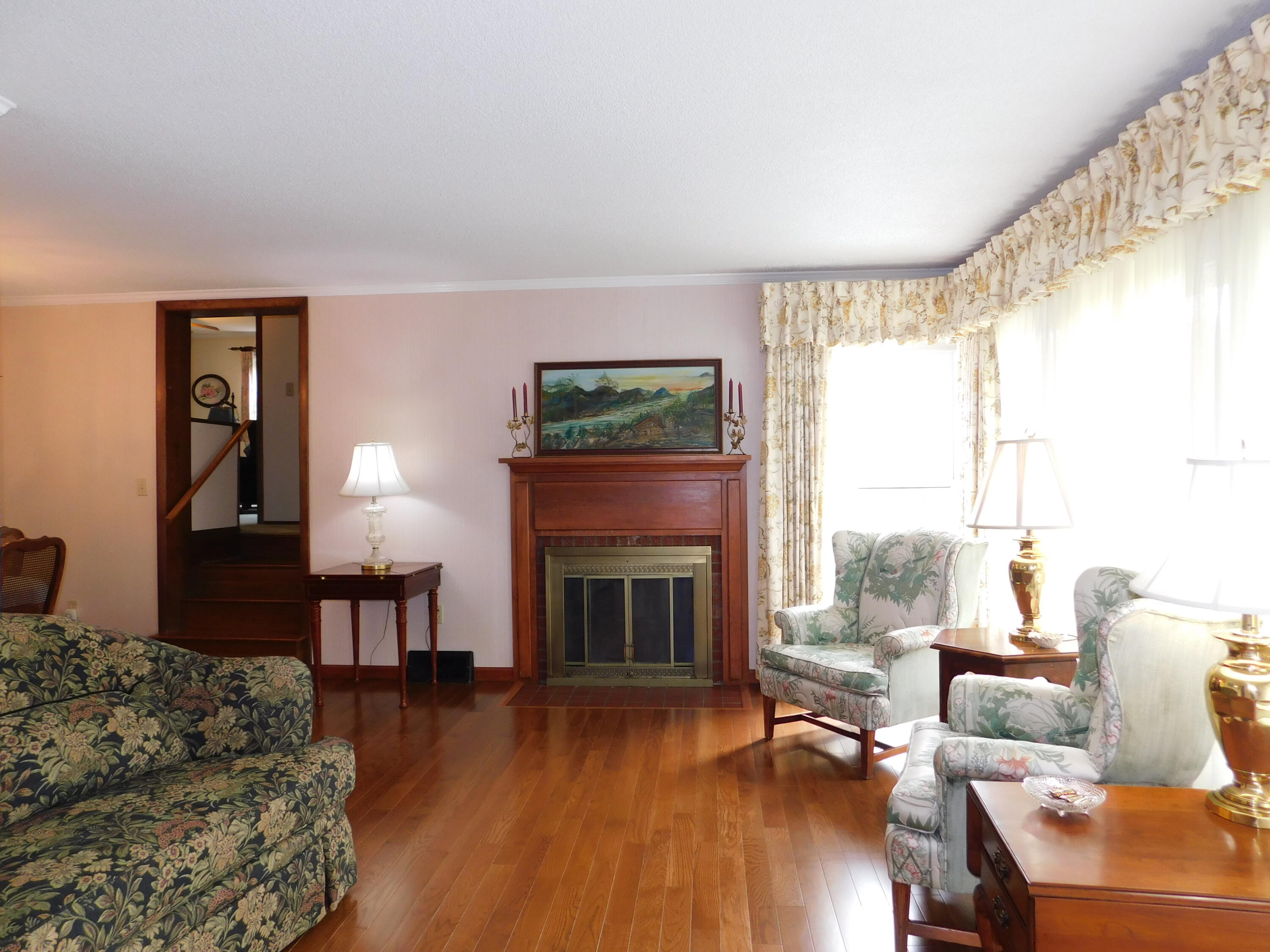 184 Meadow Drive Property Photo 3