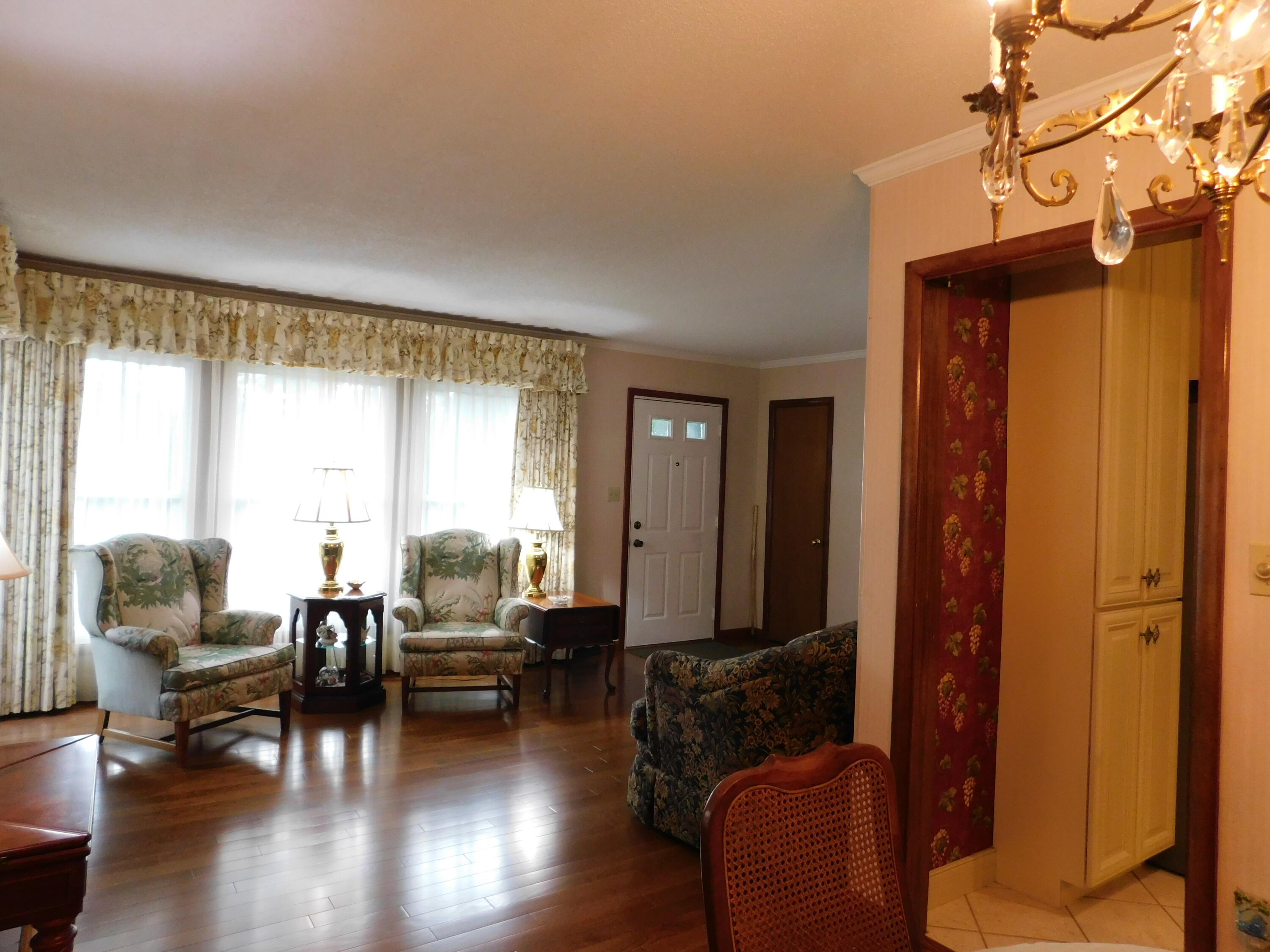 184 Meadow Drive Property Photo 8
