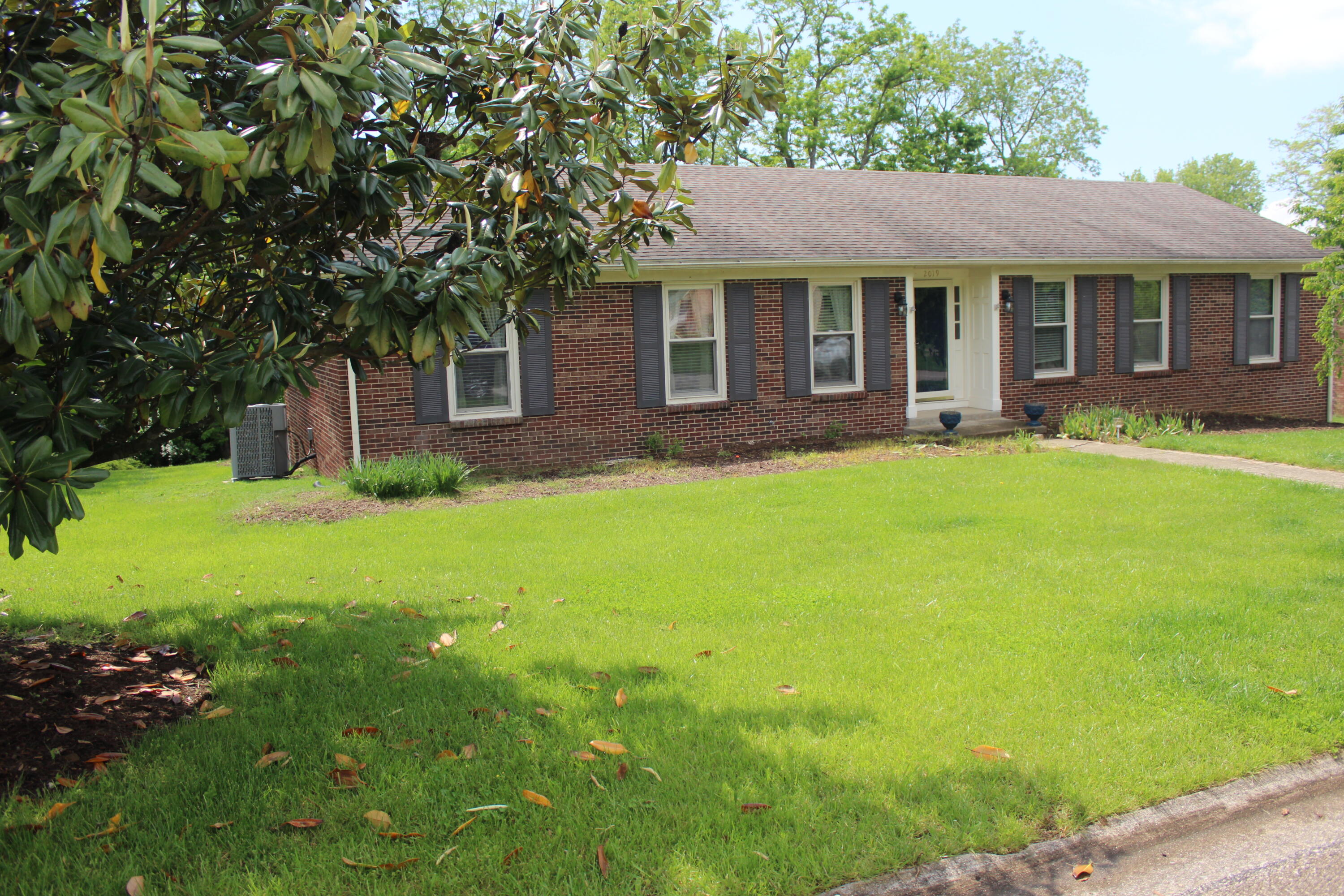 2019 Longview Drive Property Photo 1