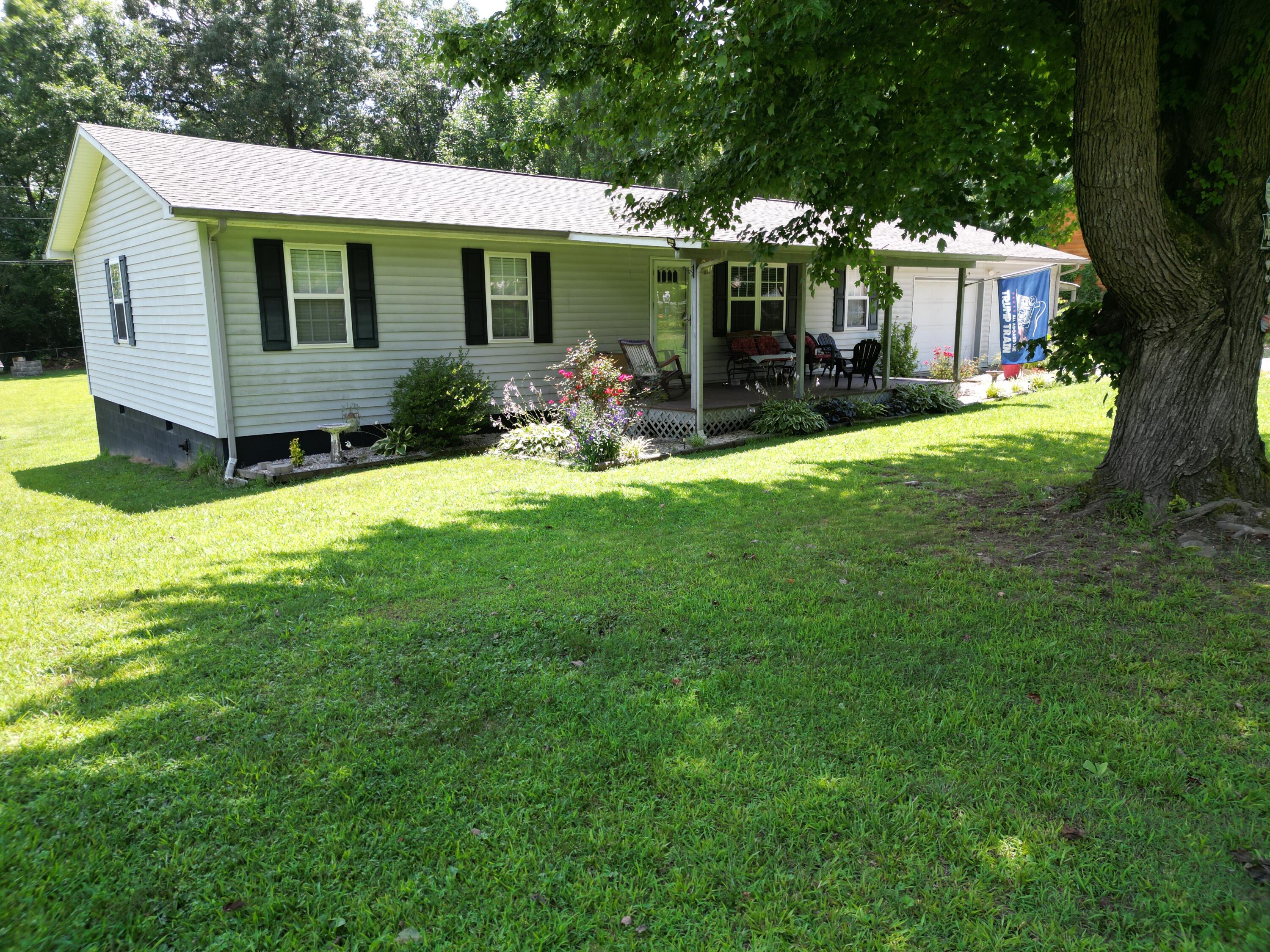 215 Rydell Road Property Photo 1