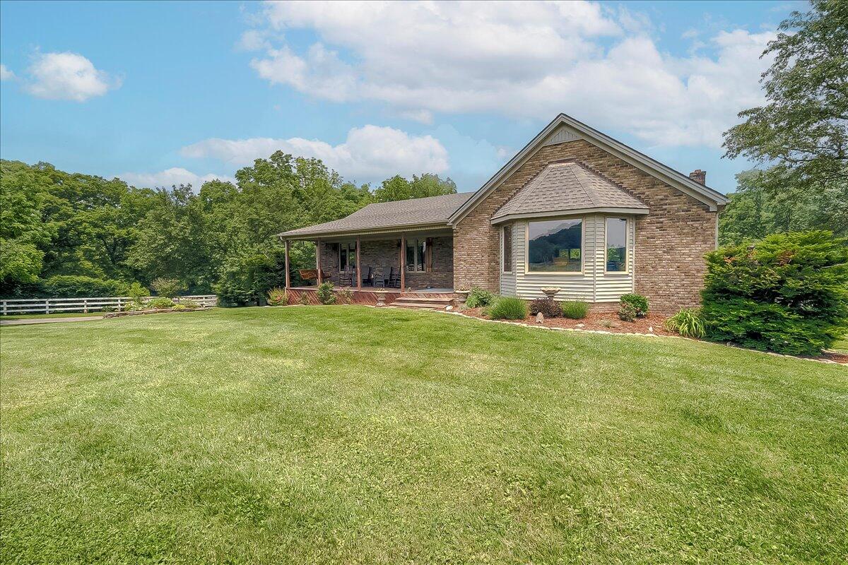 2630 Steadmantown Lane Property Photo 4