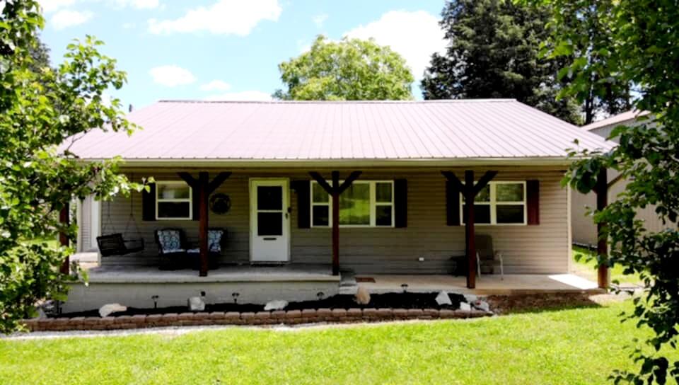 1133 Lakeview Drive Property Photo 1