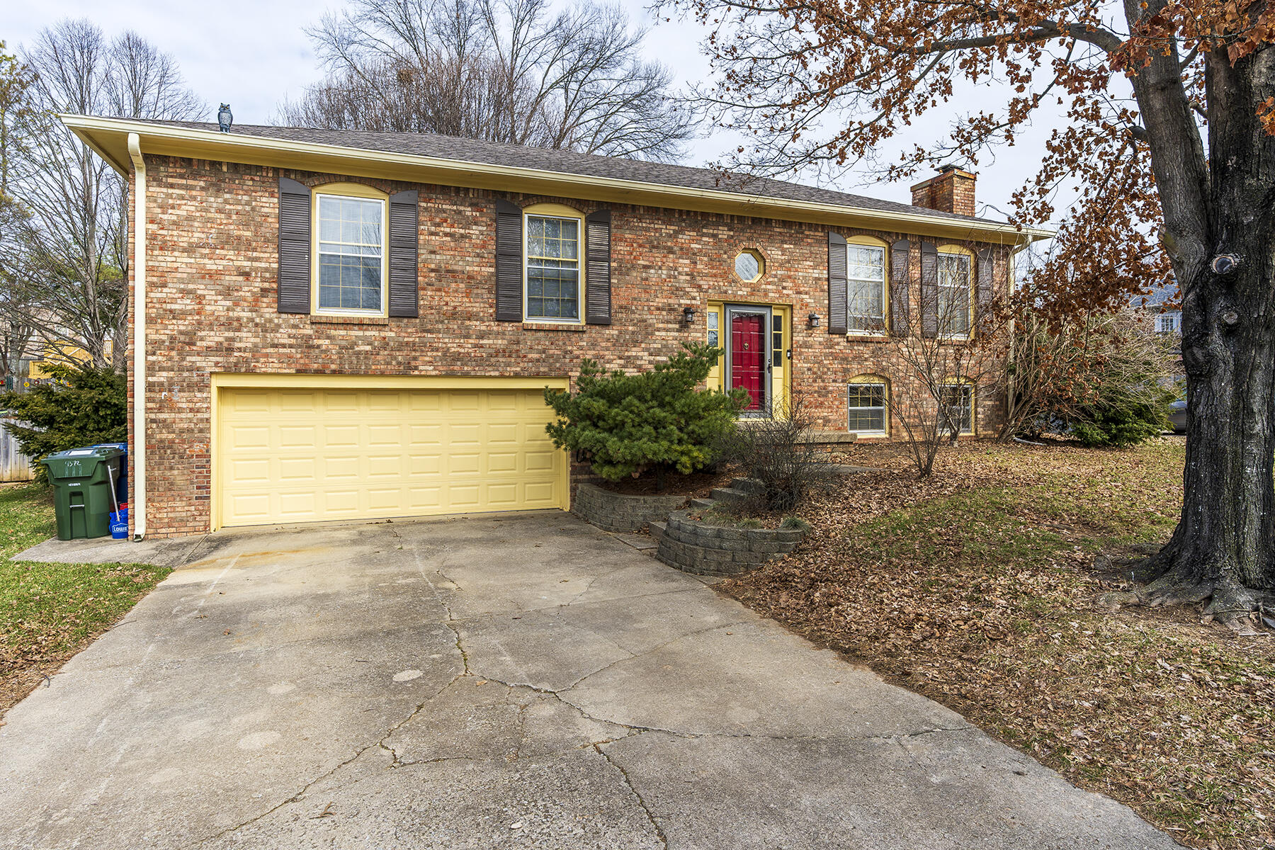 4372 Clemens Drive Property Photo 1