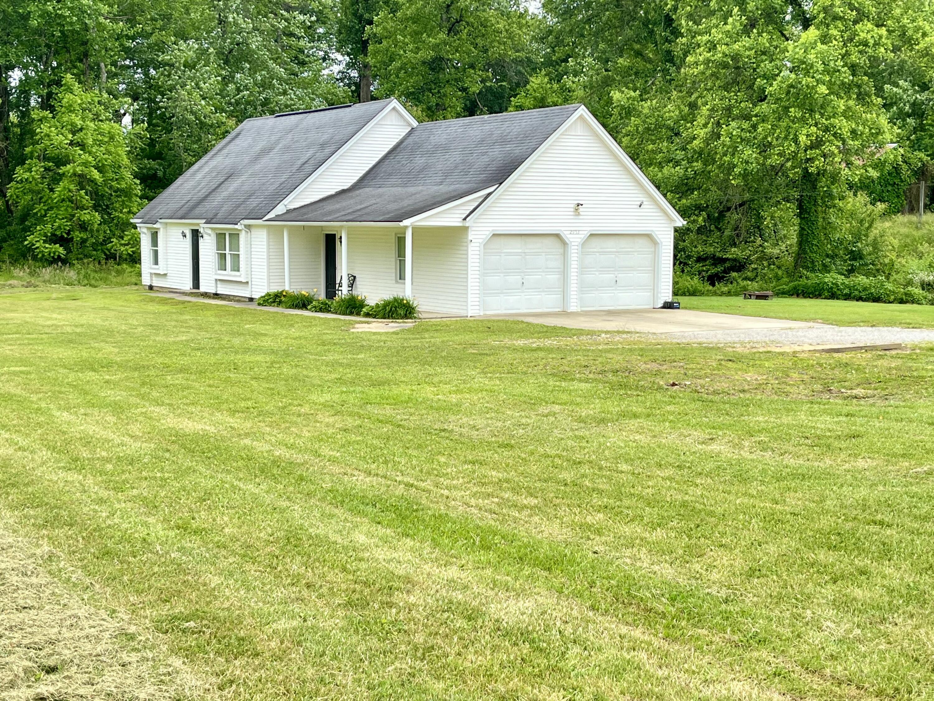 2953 Somerset Road Property Photo 1