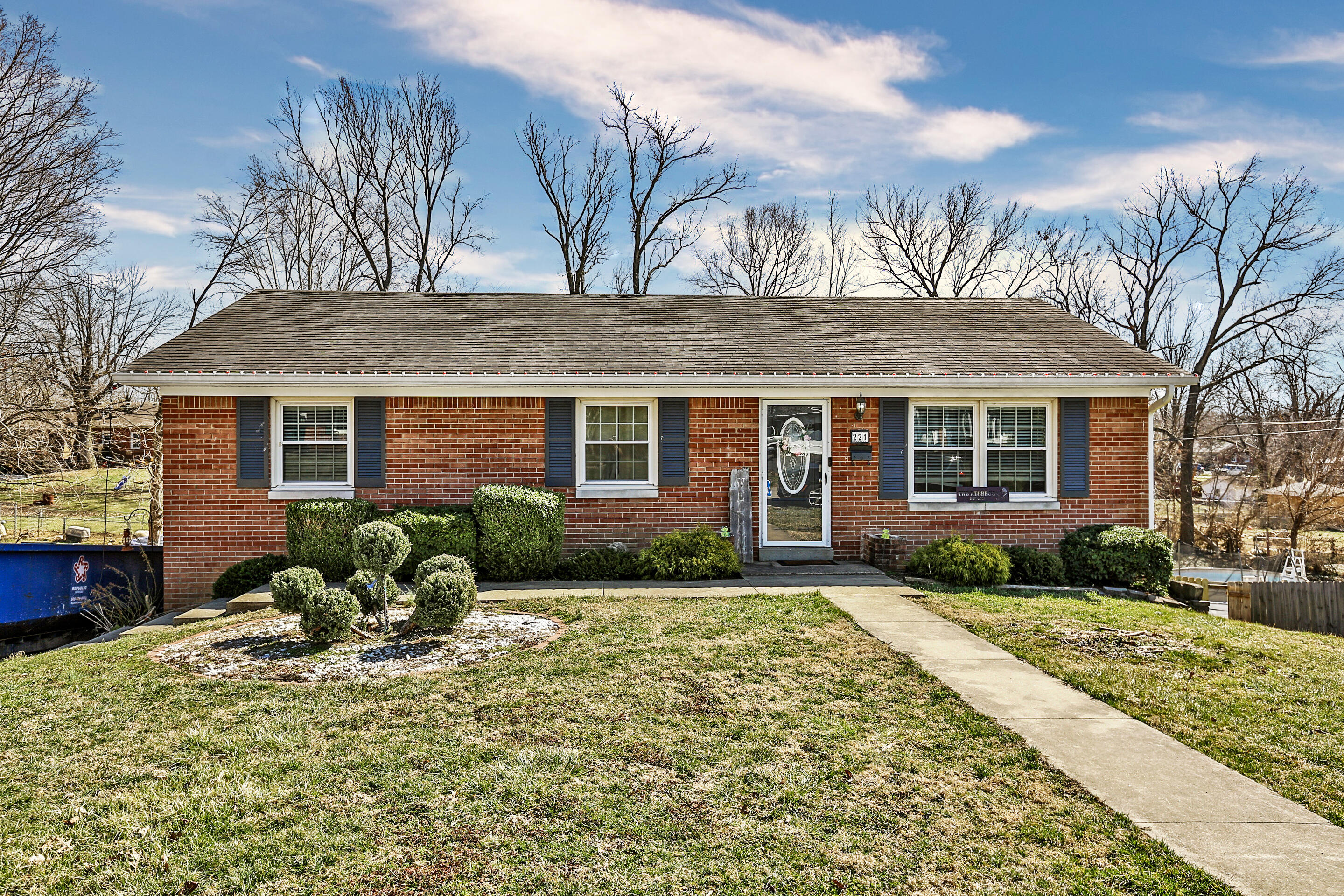 221 Forrest Drive Property Photo 1