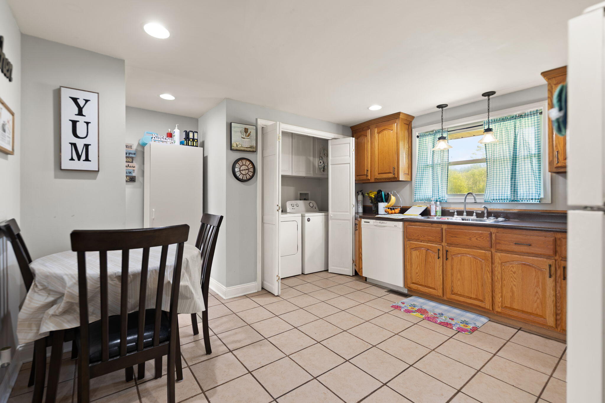 386 Boggs Road Property Photo 13