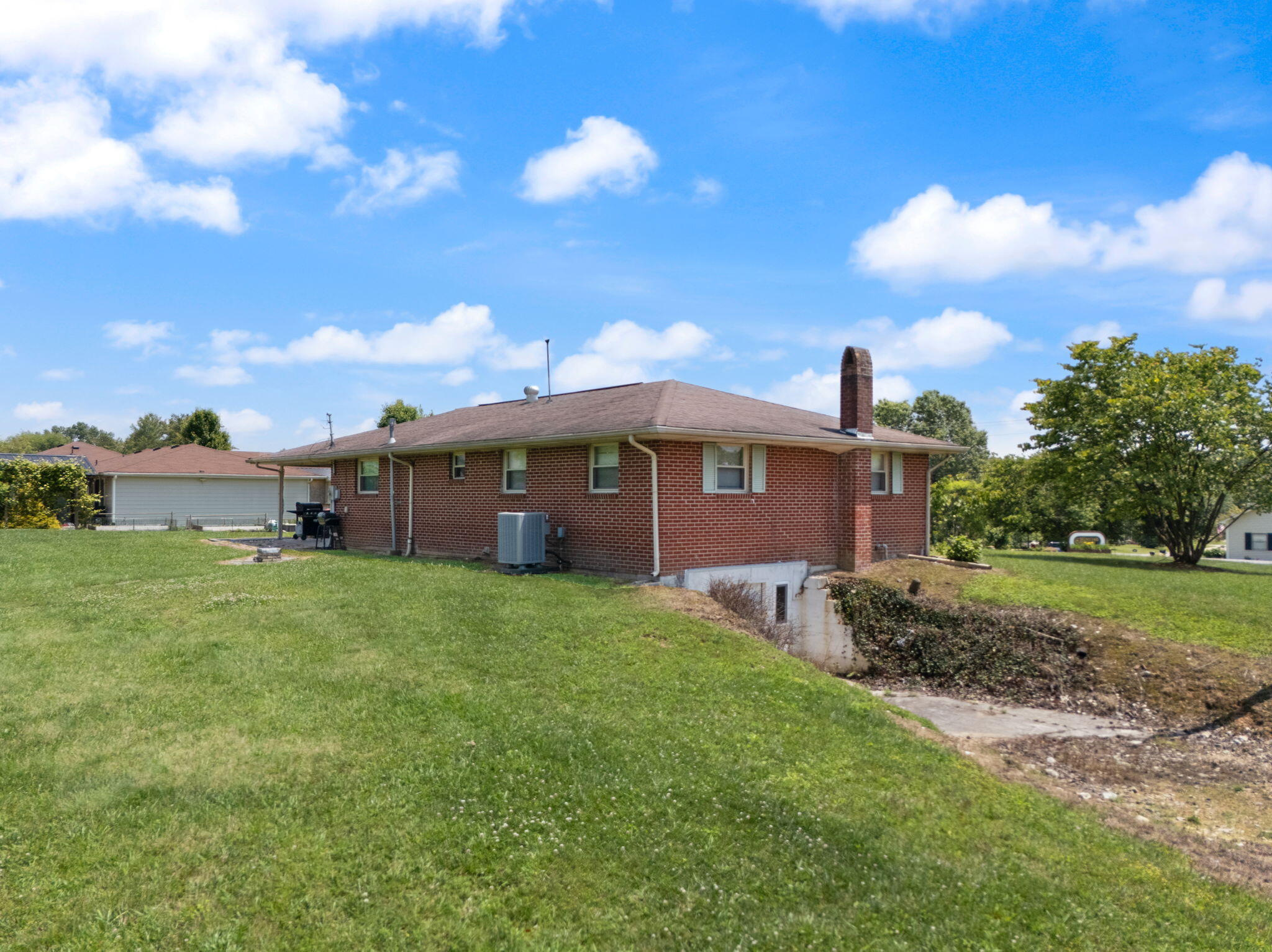386 Boggs Road Property Photo 32