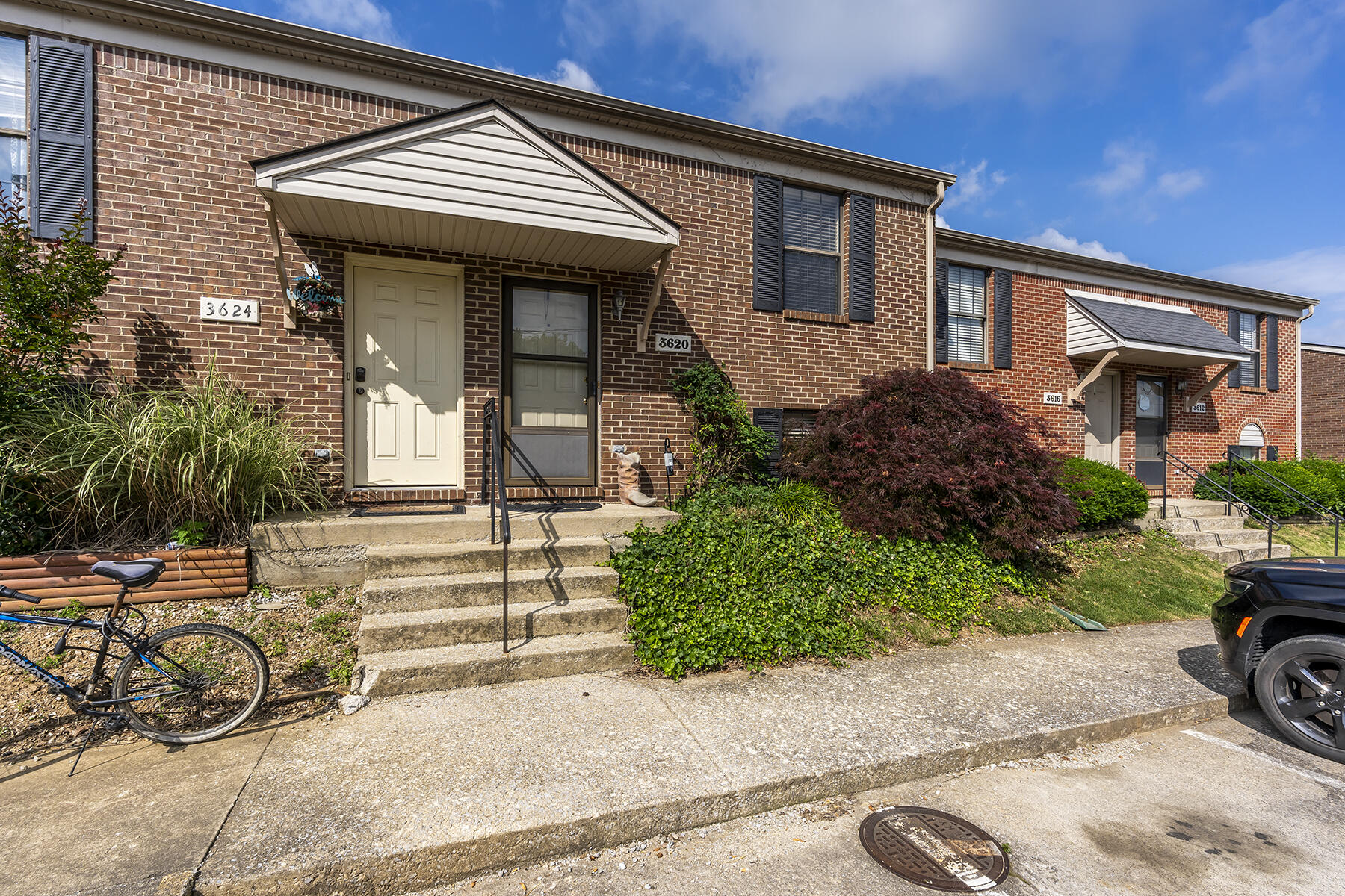 3620 Squires Woods Way Property Photo 1