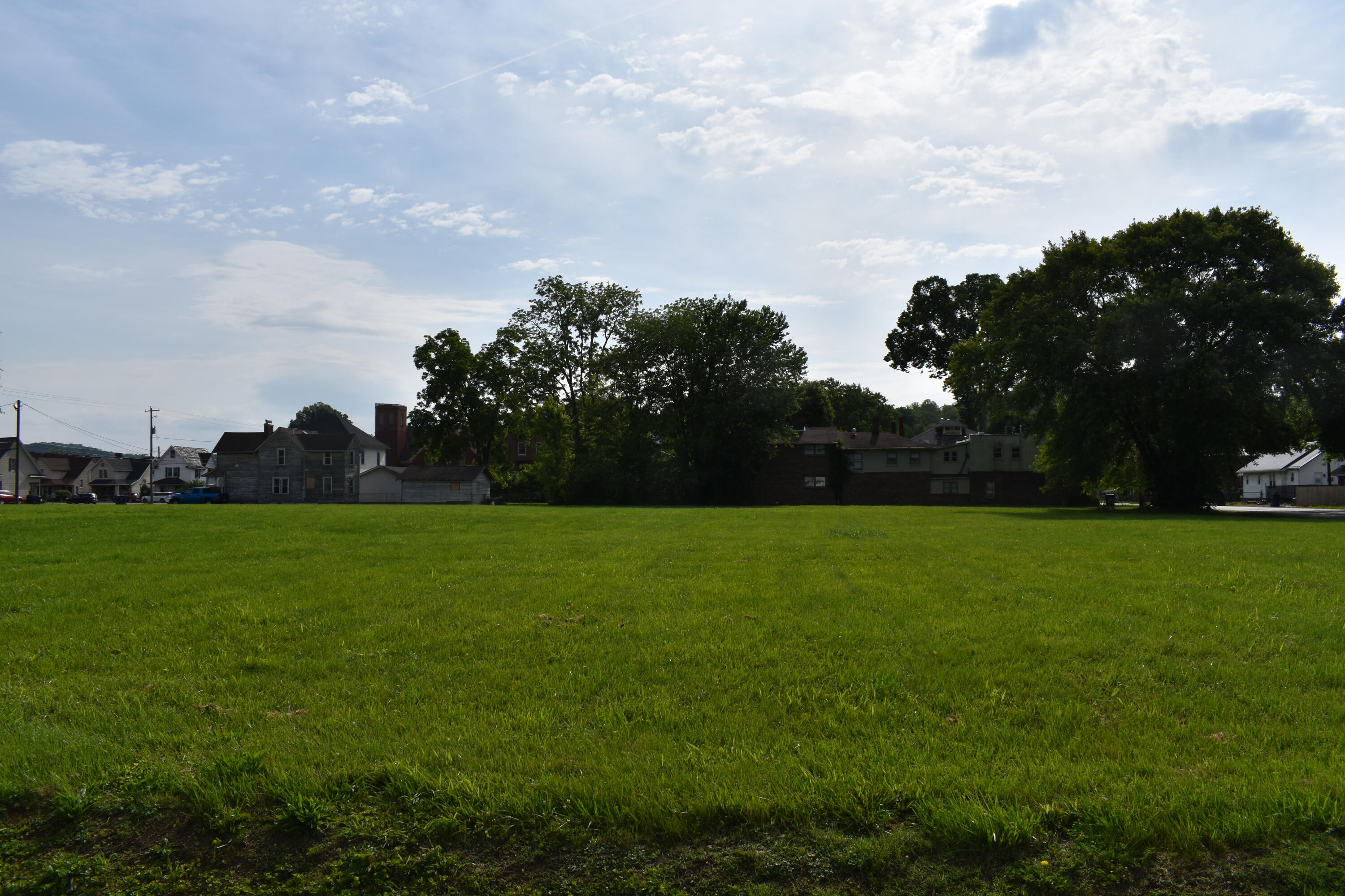 321 Chester Avenue Property Photo 6