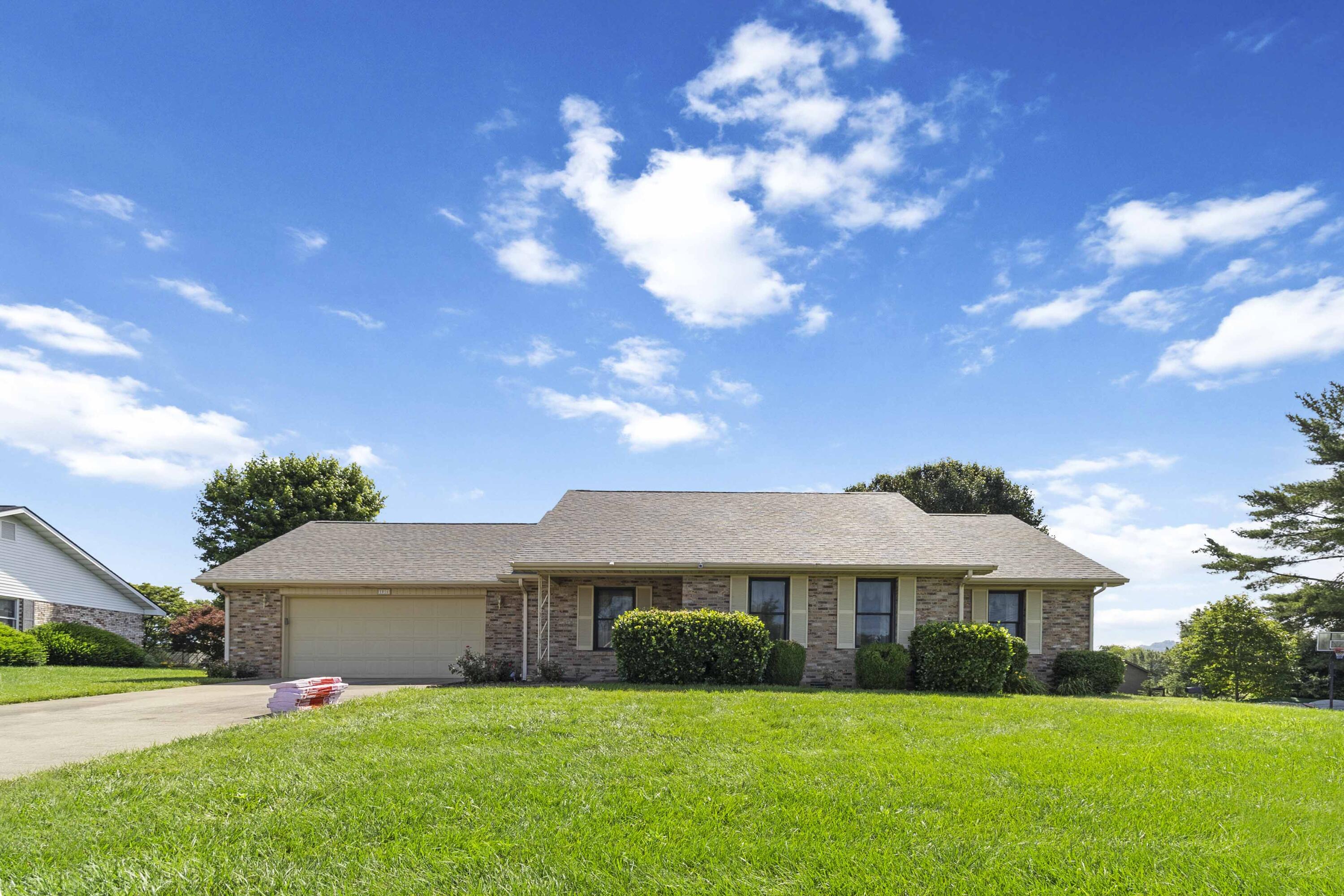 1016 Hunters Run Property Photo 1