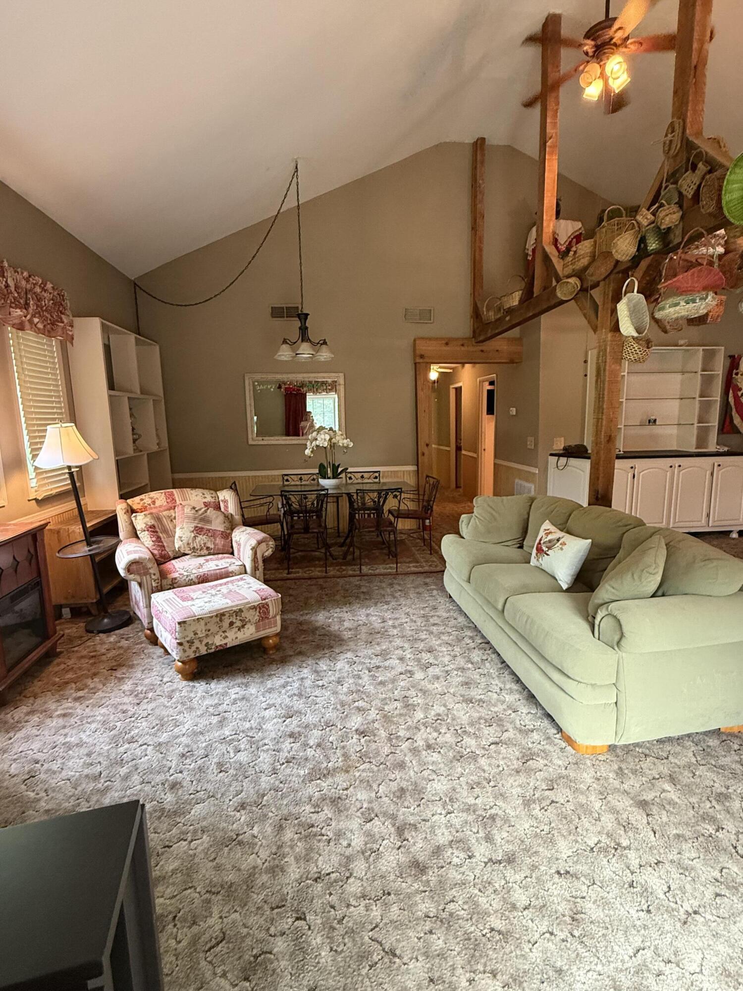 235 Elkview Road Property Photo 4