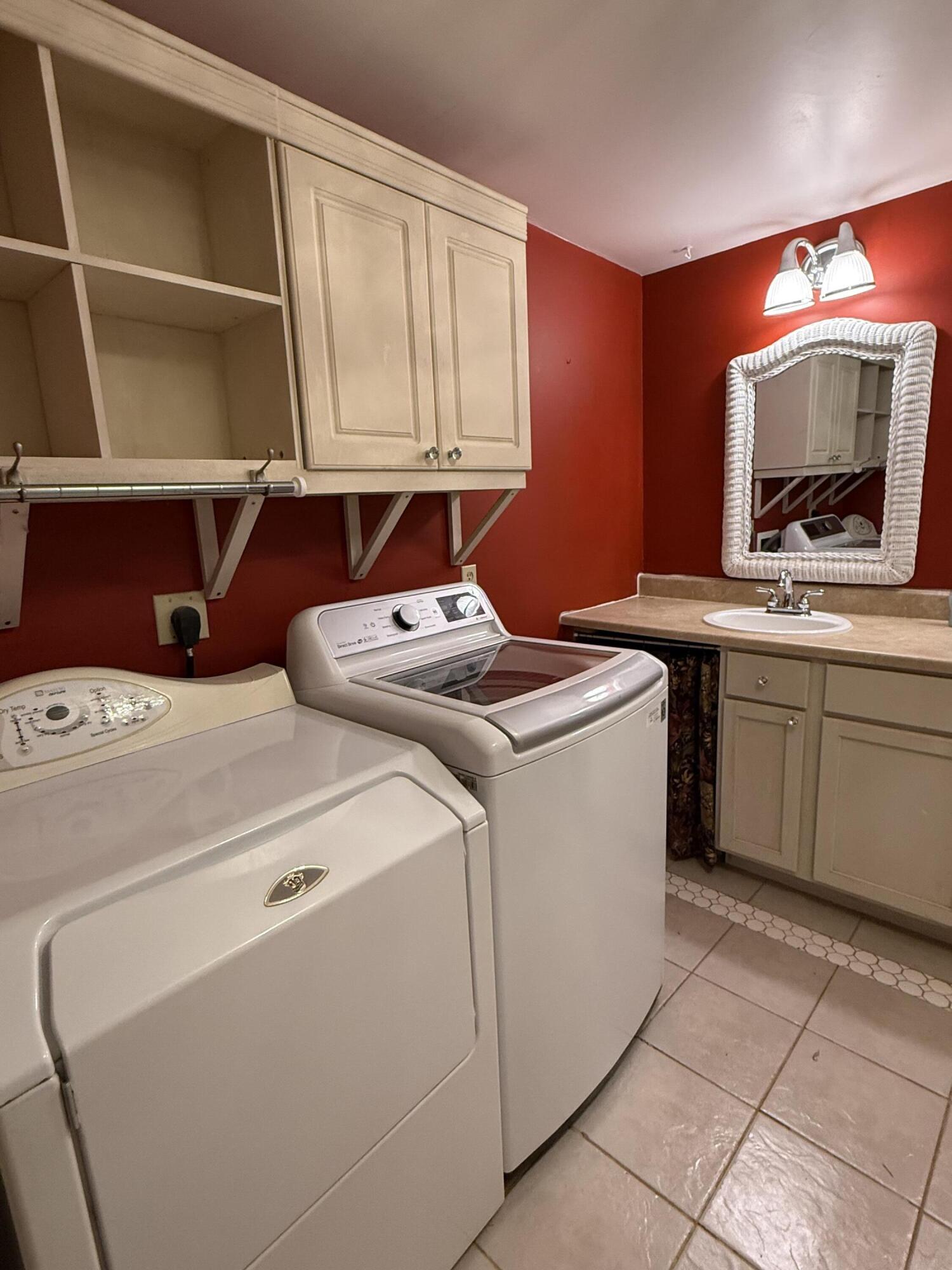 235 Elkview Road Property Photo 6