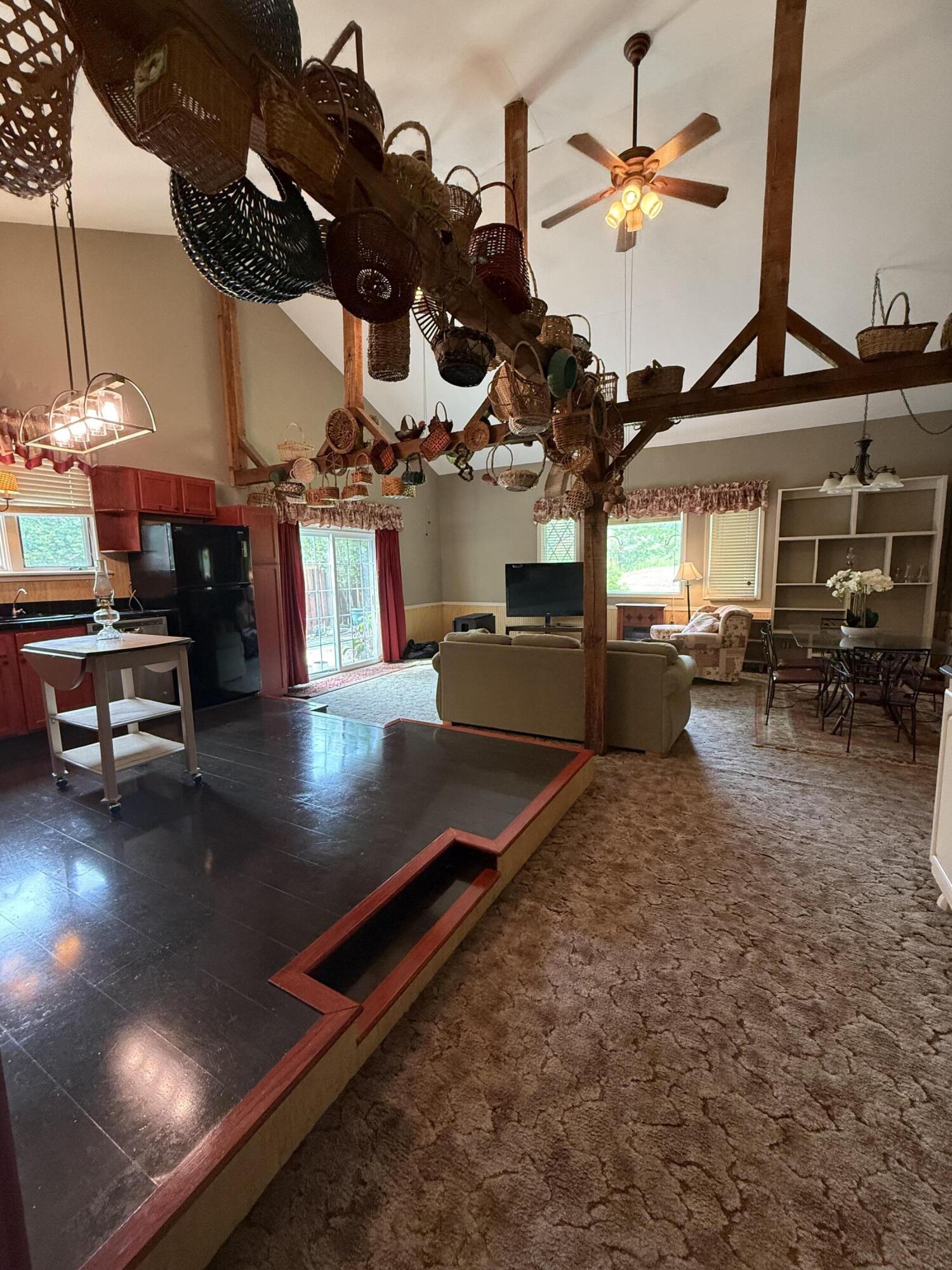 235 Elkview Road Property Photo 31
