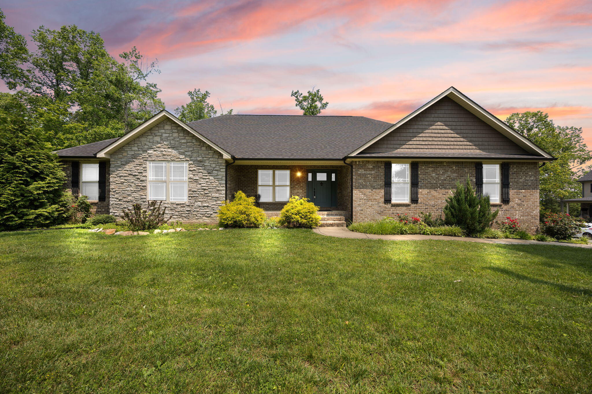 422 Water Cliff Drive Property Photo 1
