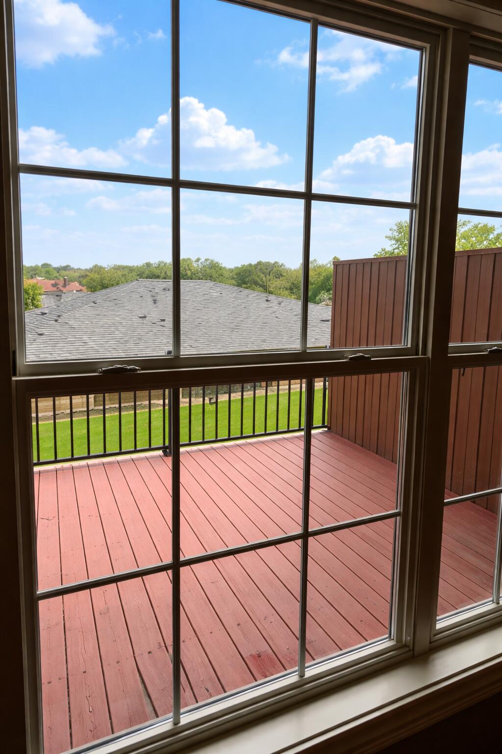 1121 Leawood Drive Property Photo 3