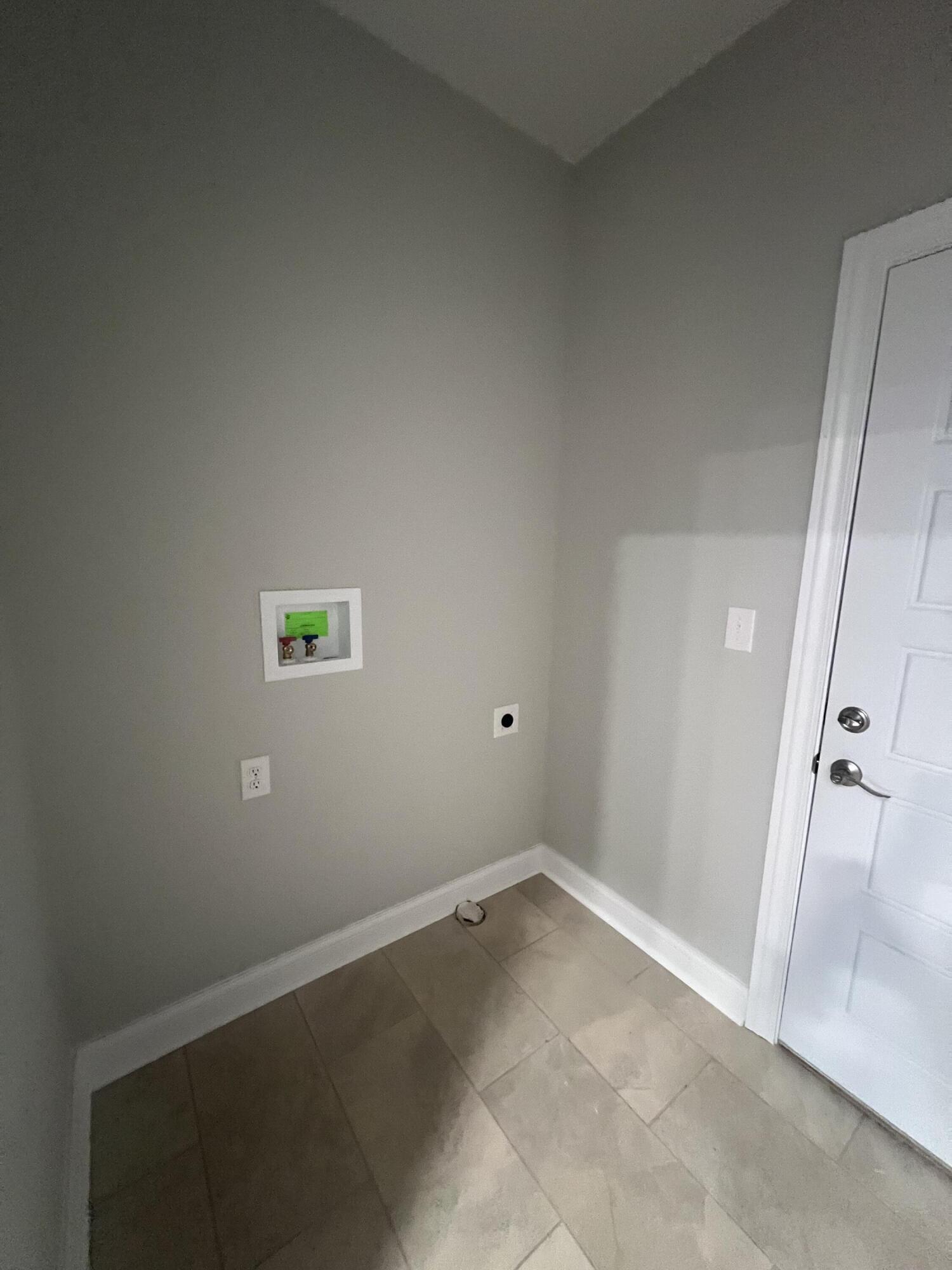 1121 Leawood Drive Property Photo 11