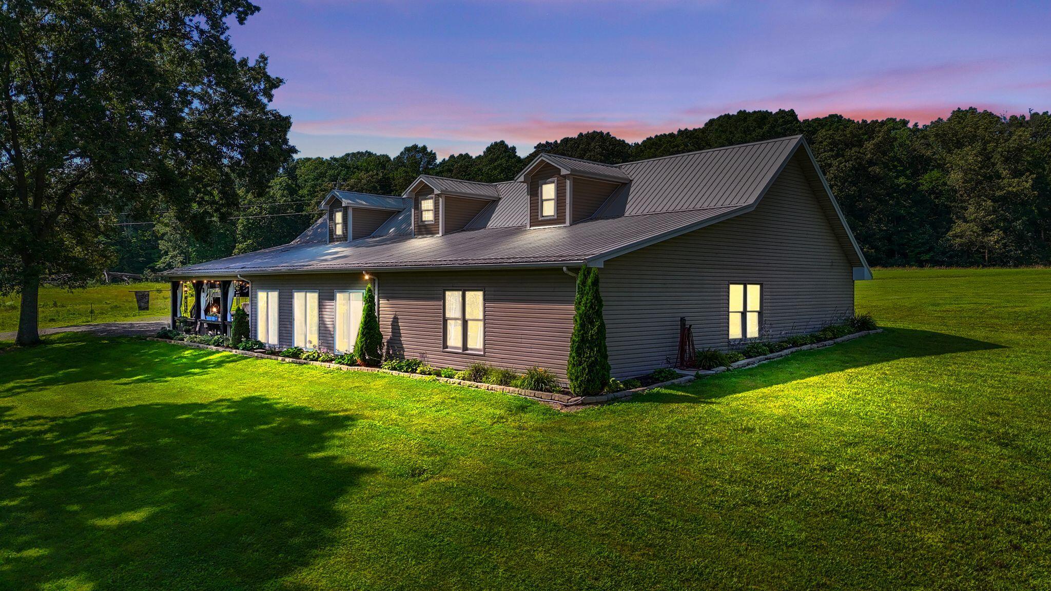 200 Maxwell Lane Property Photo 1