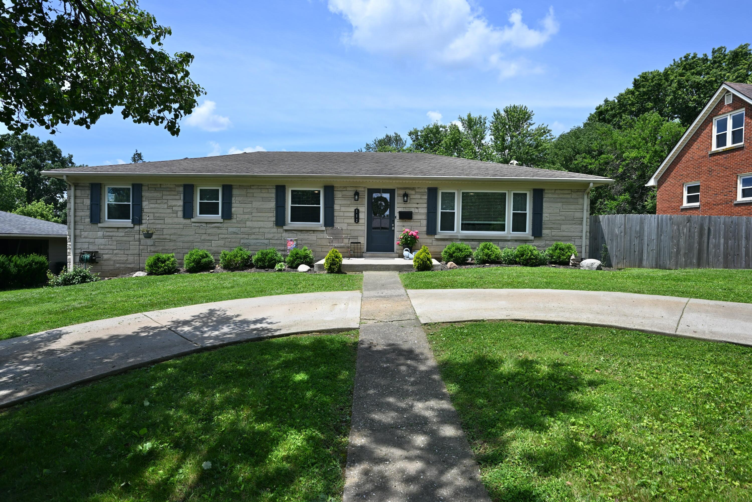 112 Dundee Drive Property Photo 1