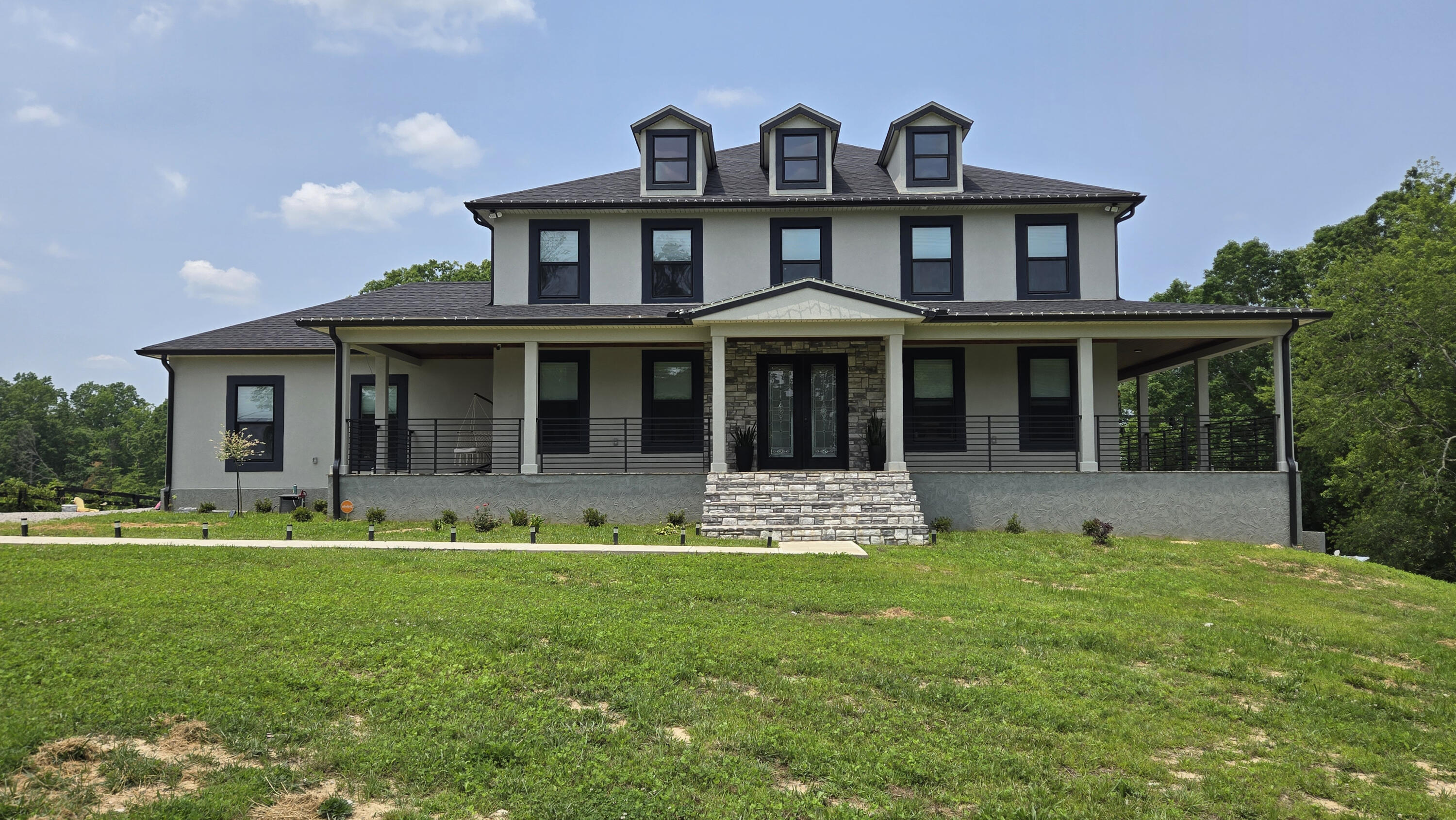 1069 Sinking Creek Road Property Photo 1