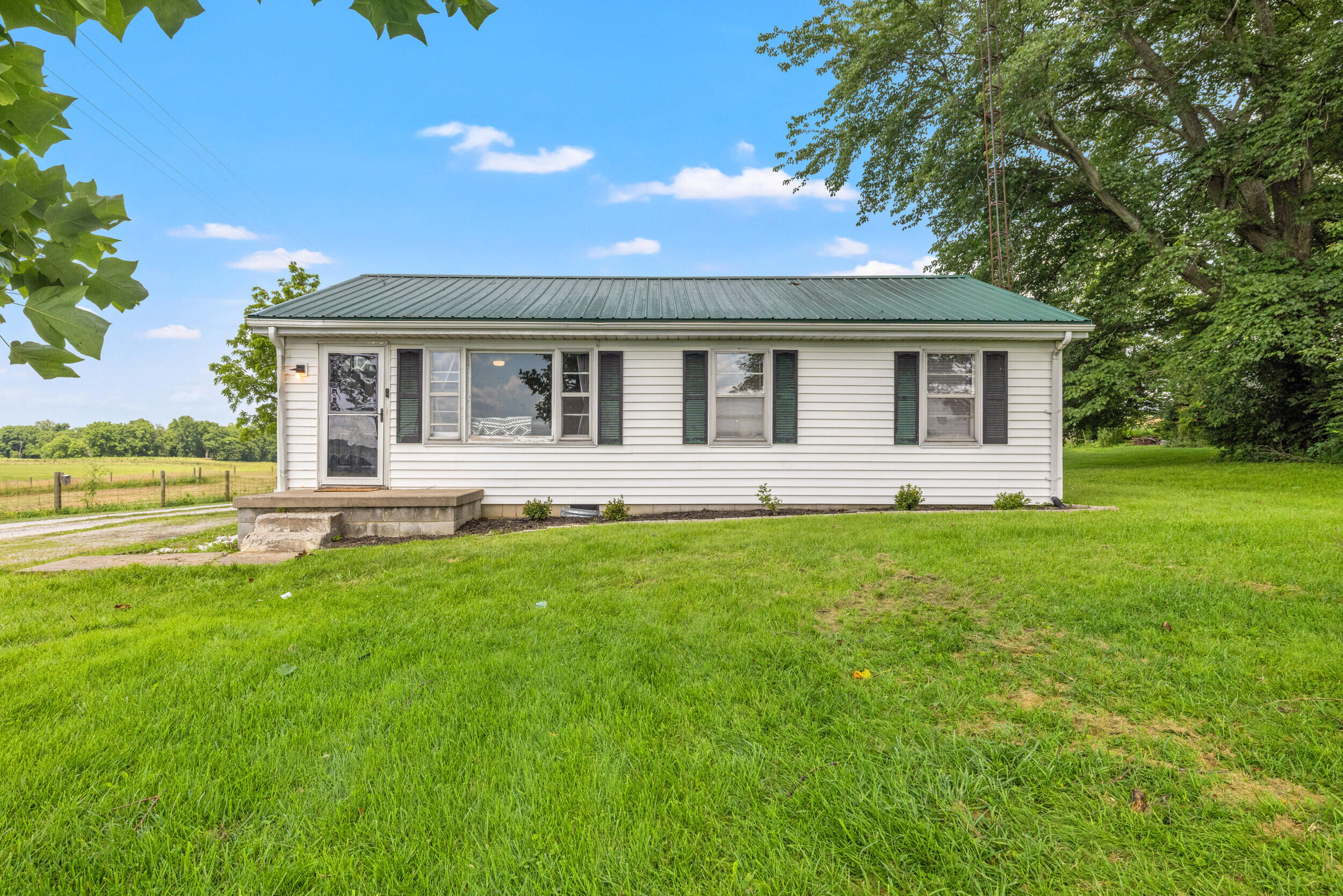 1922 Graefenburg Road Property Photo 1