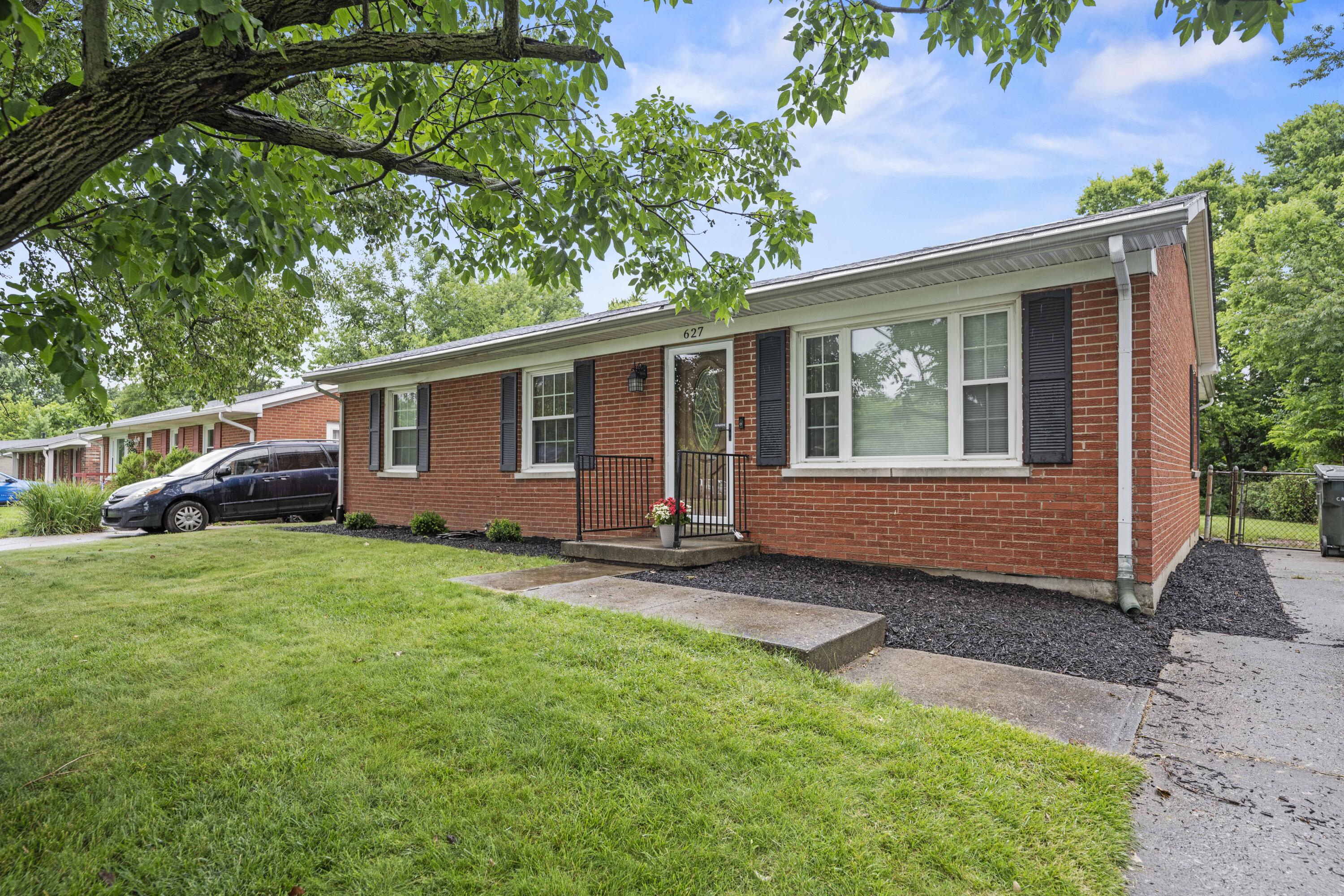 627 Charlbury Road Property Photo 1