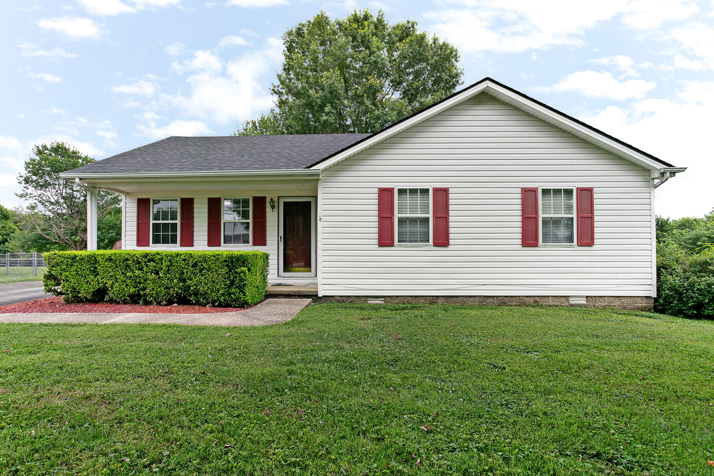6920 Kentucky Highway 2141 Property Photo 1