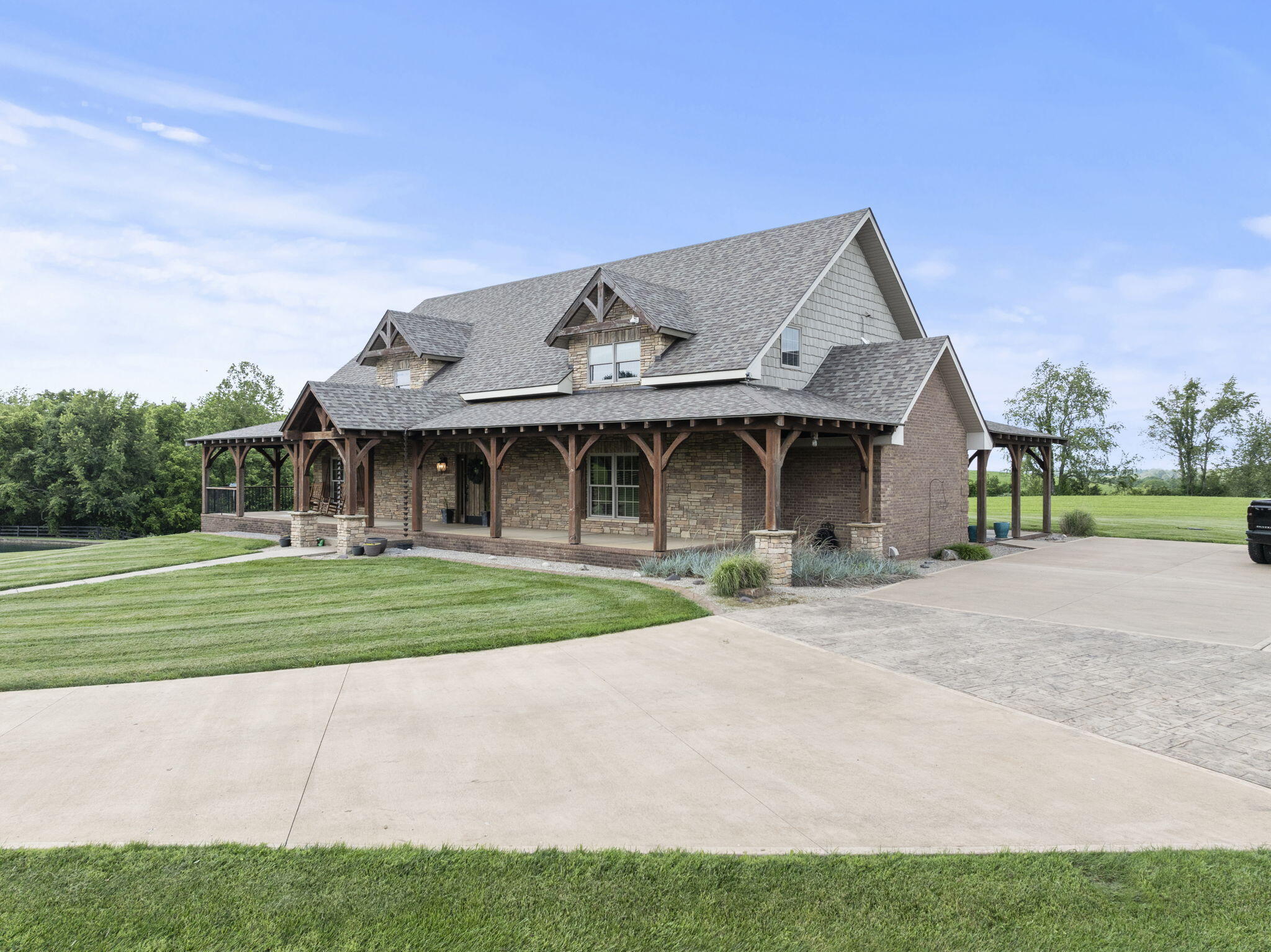 4111 Stanford Road Property Photo 4
