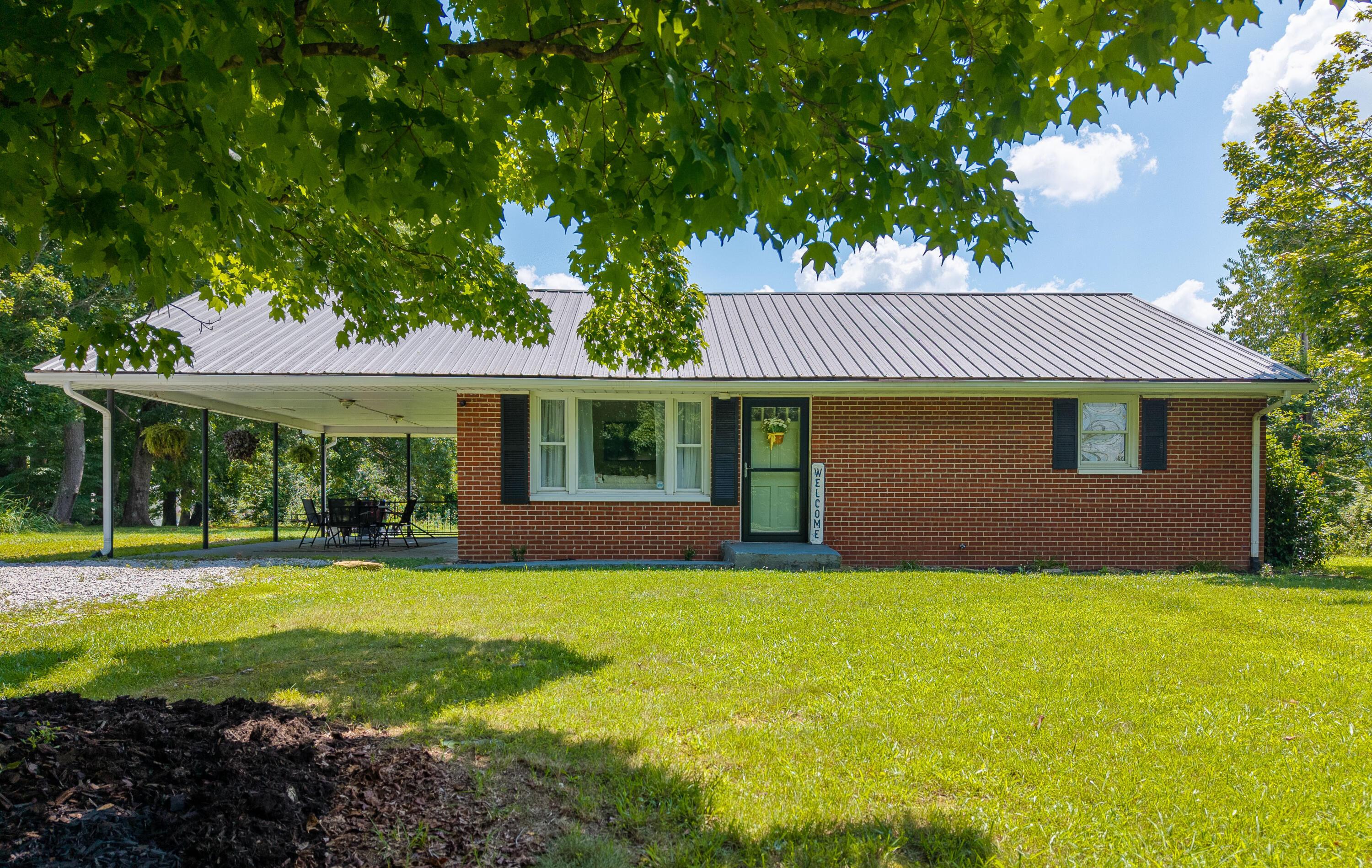 1462 Lily Road Property Photo 1