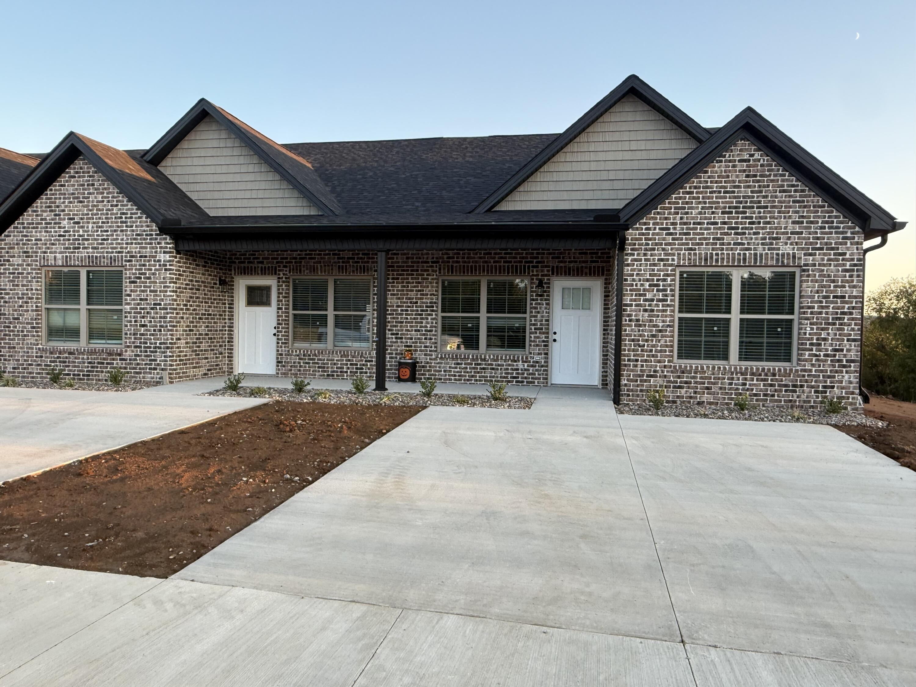 834 Ridgewood #4 Drive Property Photo 4