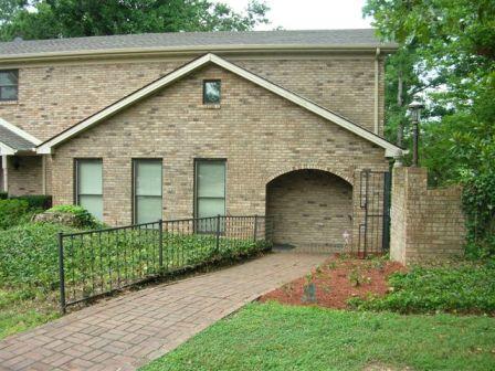 3507 Lakeside Court Property Photo 1