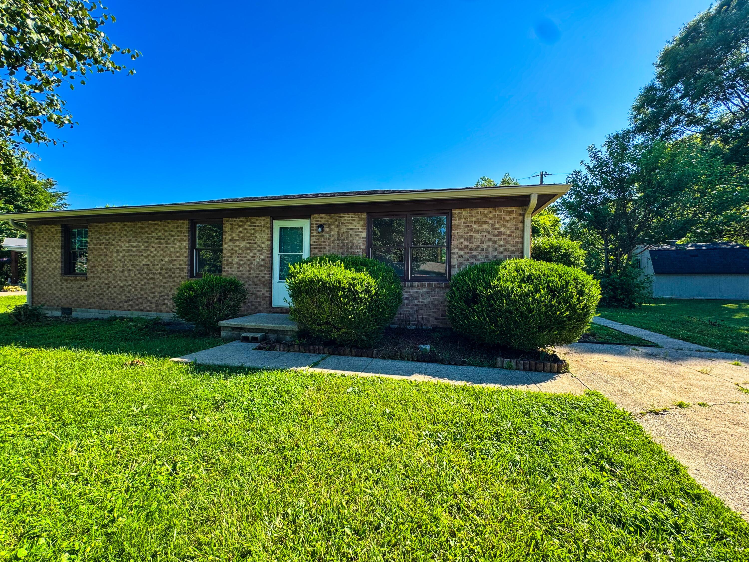 102 Poplar Drive Property Photo 1