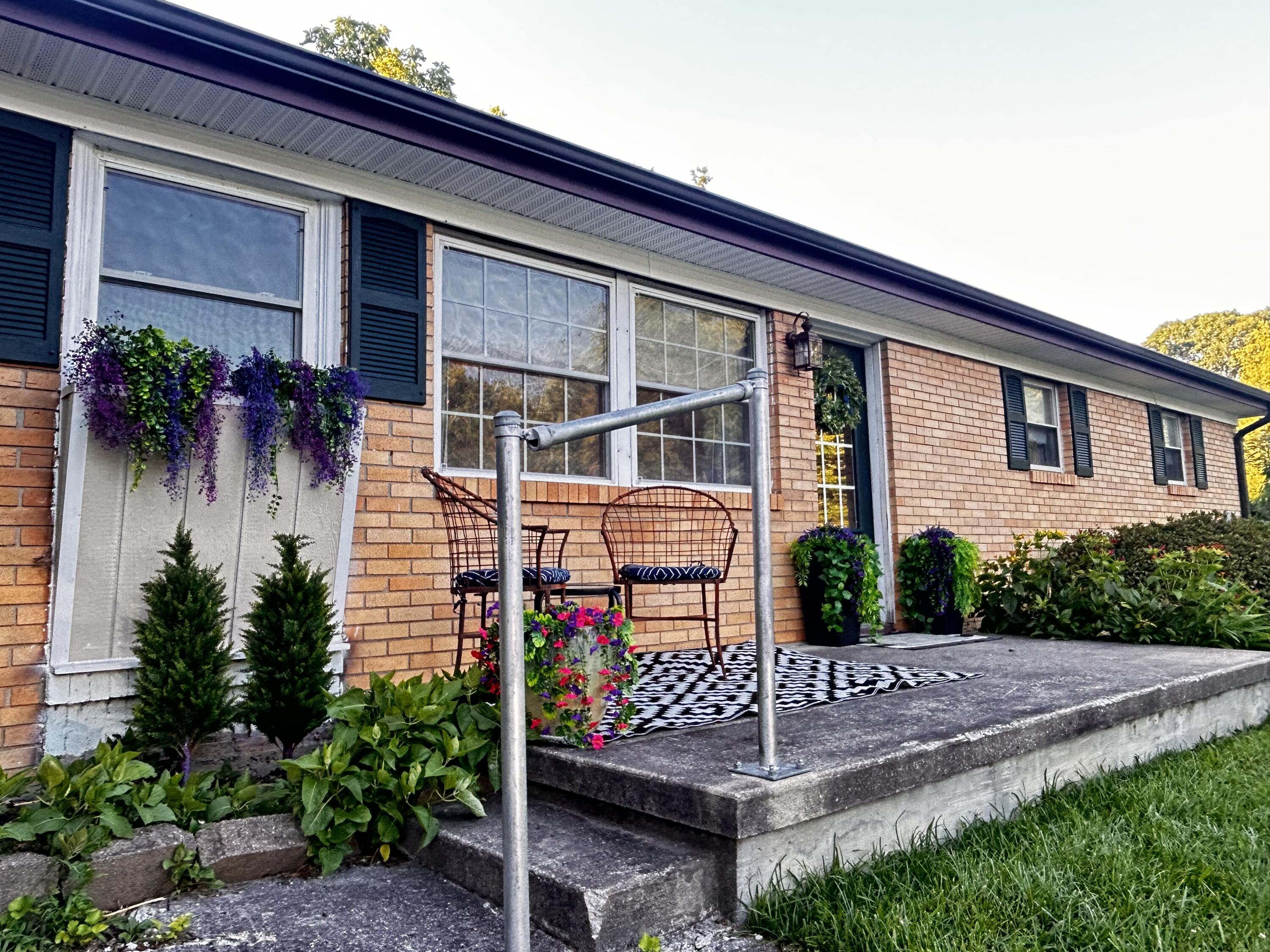 10 Logston Heights Property Photo 3
