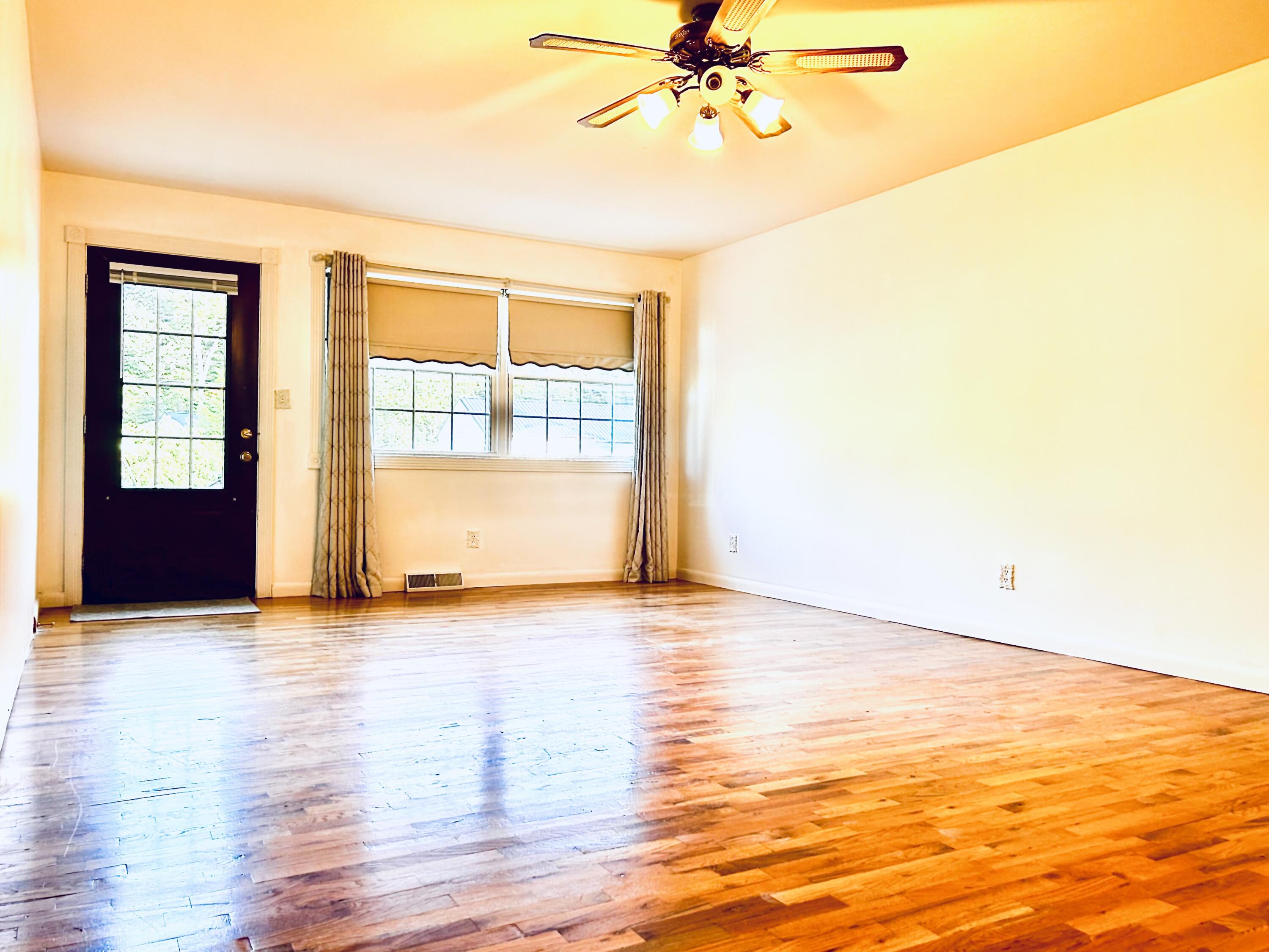 10 Logston Heights Property Photo 6