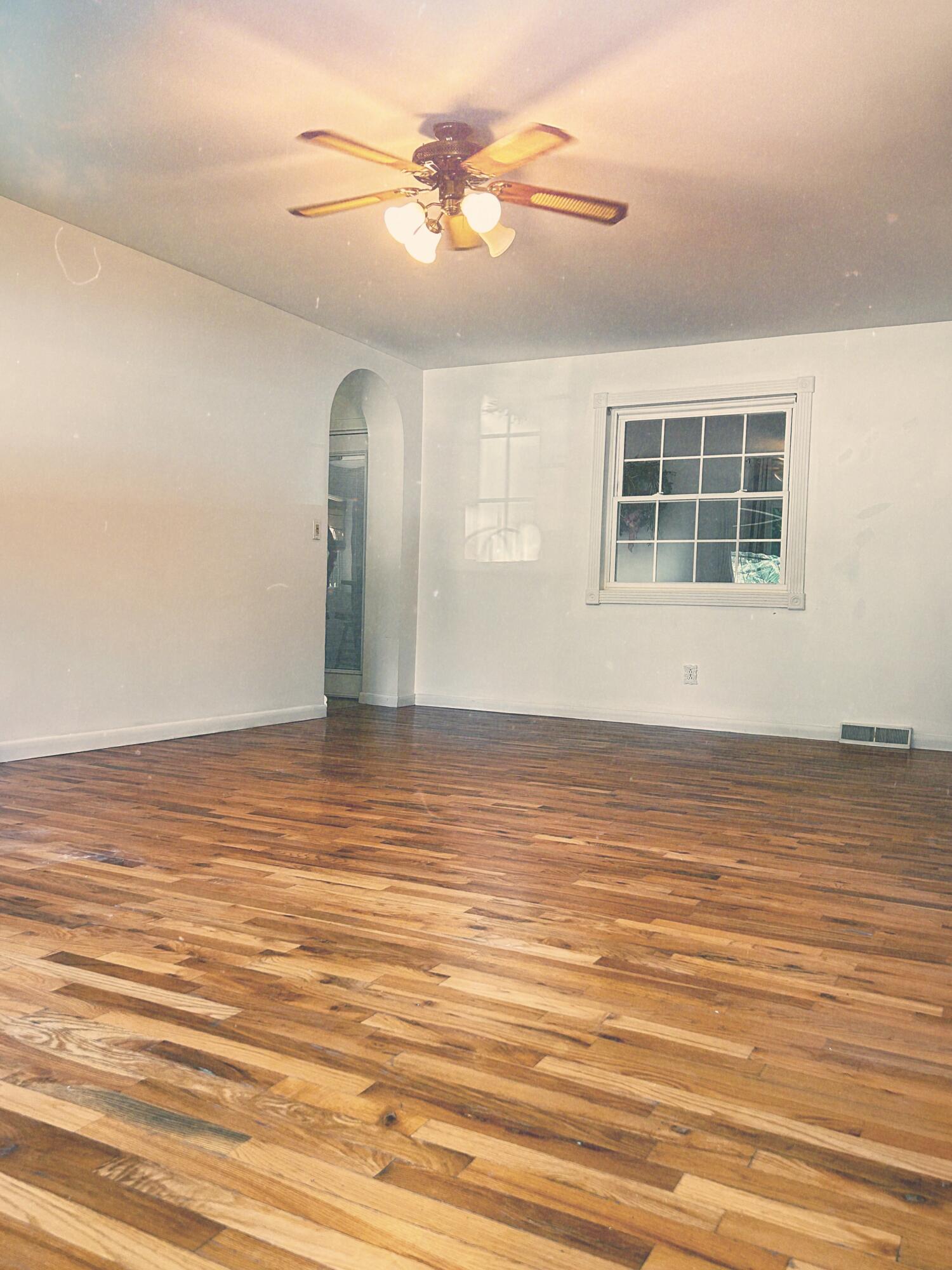 10 Logston Heights Property Photo 8