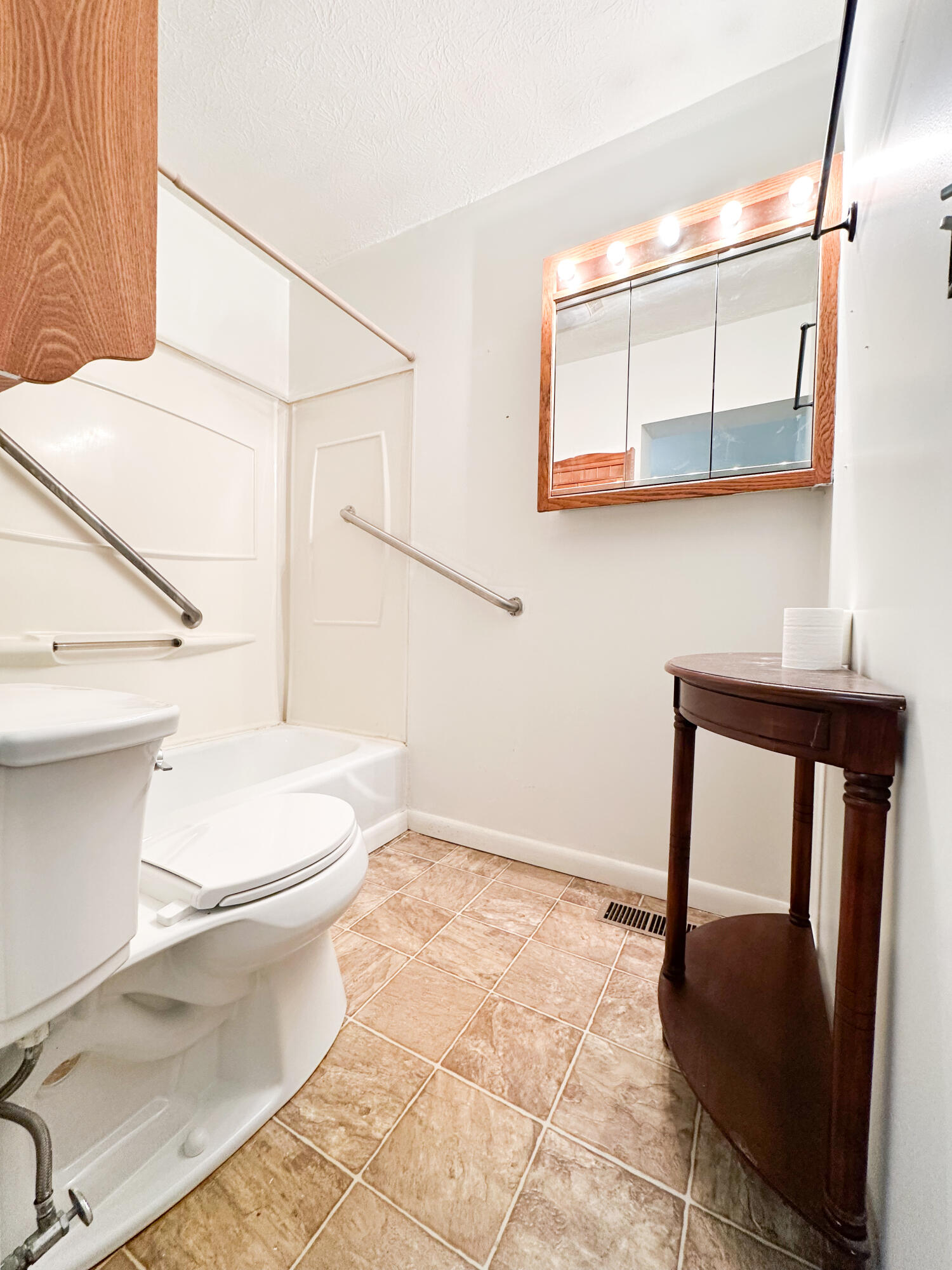 10 Logston Heights Property Photo 13