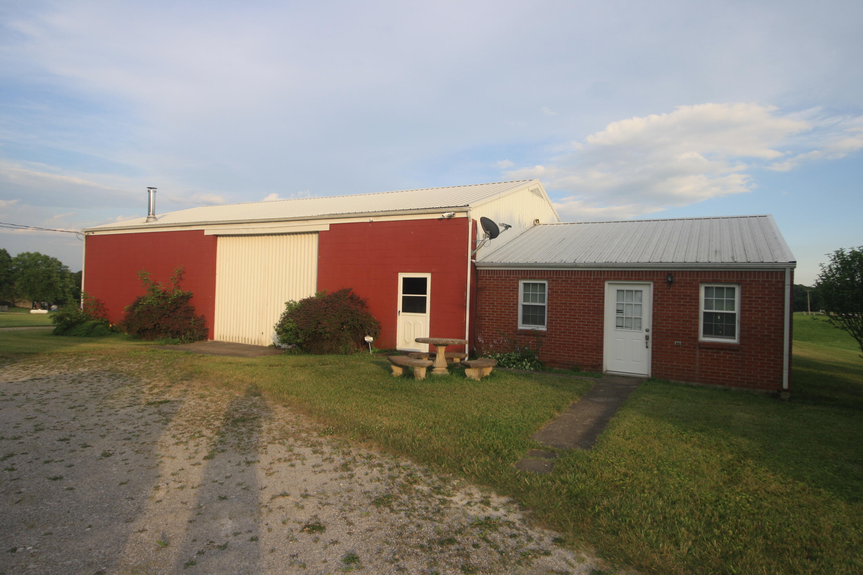 5689 State Highway 290 Property Photo 21