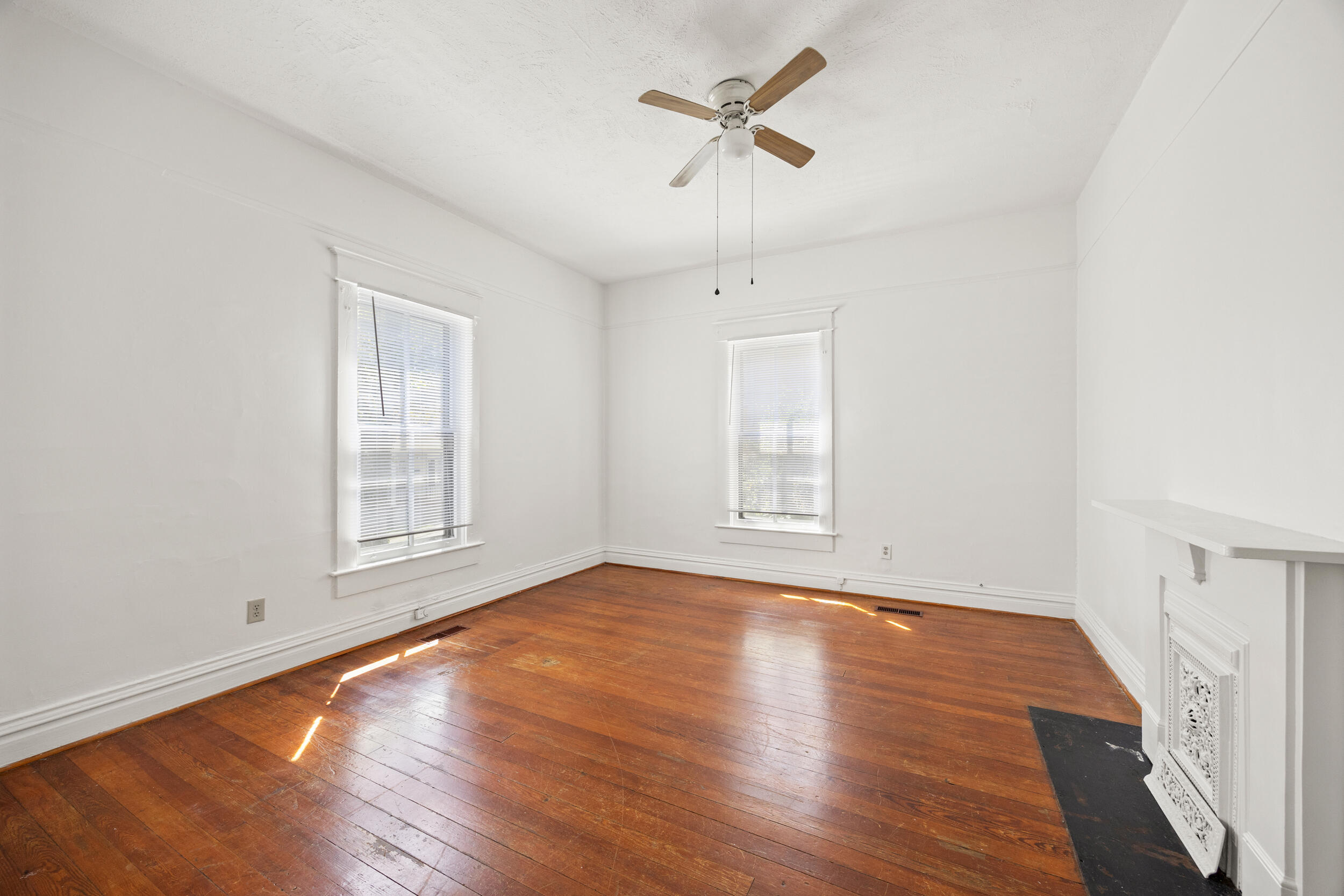 404 Ewing Street Property Photo 6