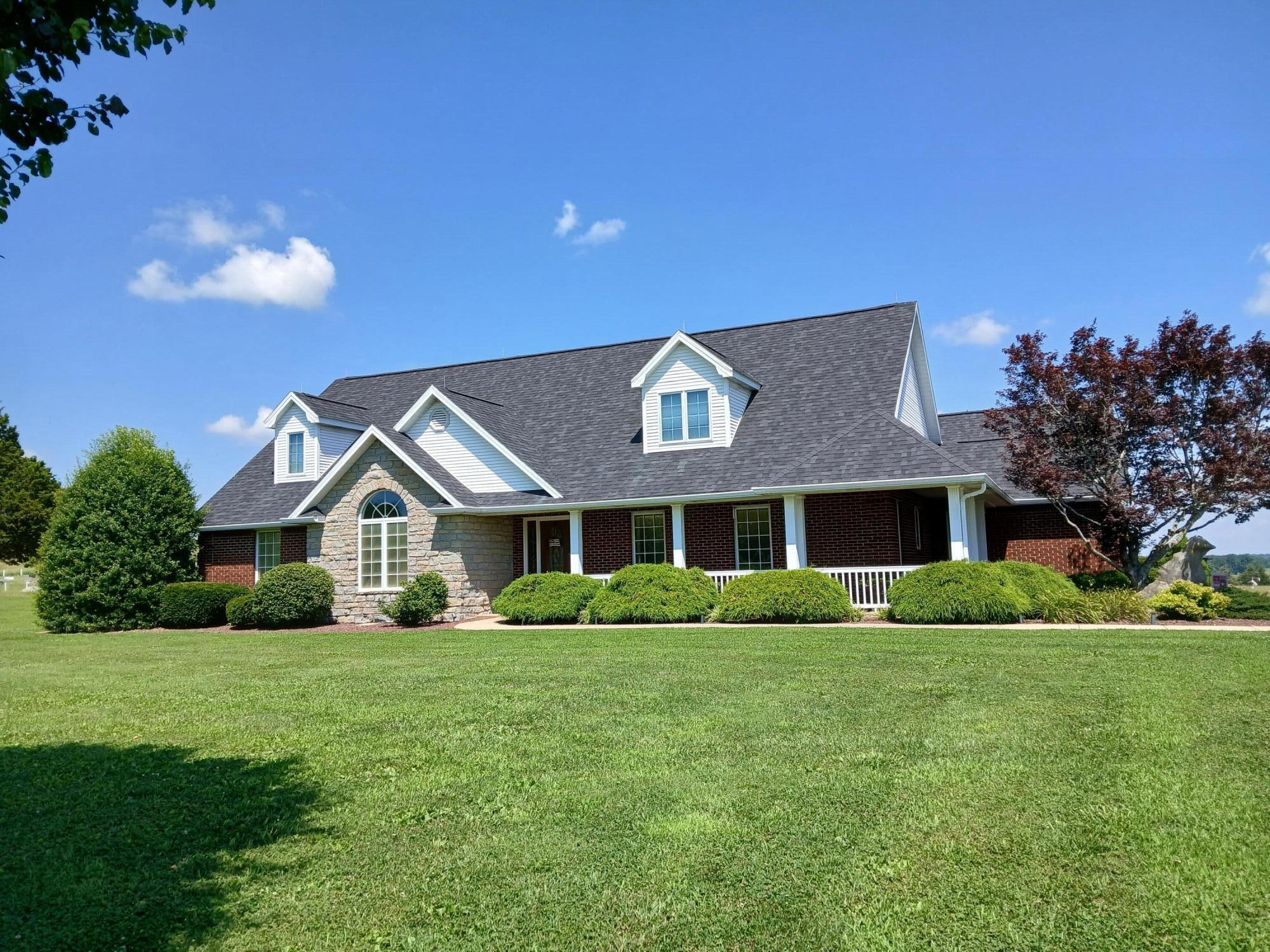 1095 Rafferty Rd Property Photo 1