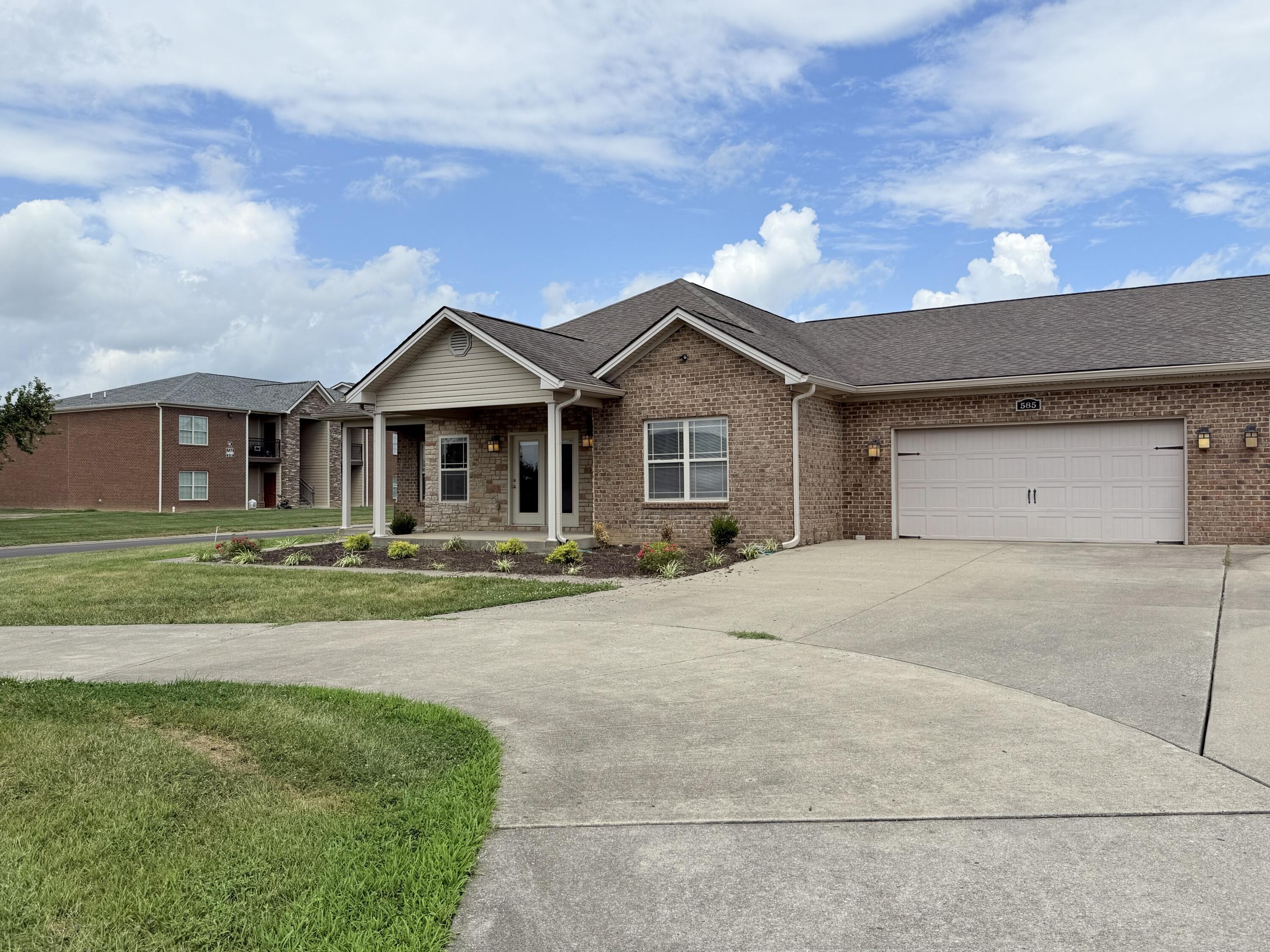 585 Regency Circle Property Photo 1